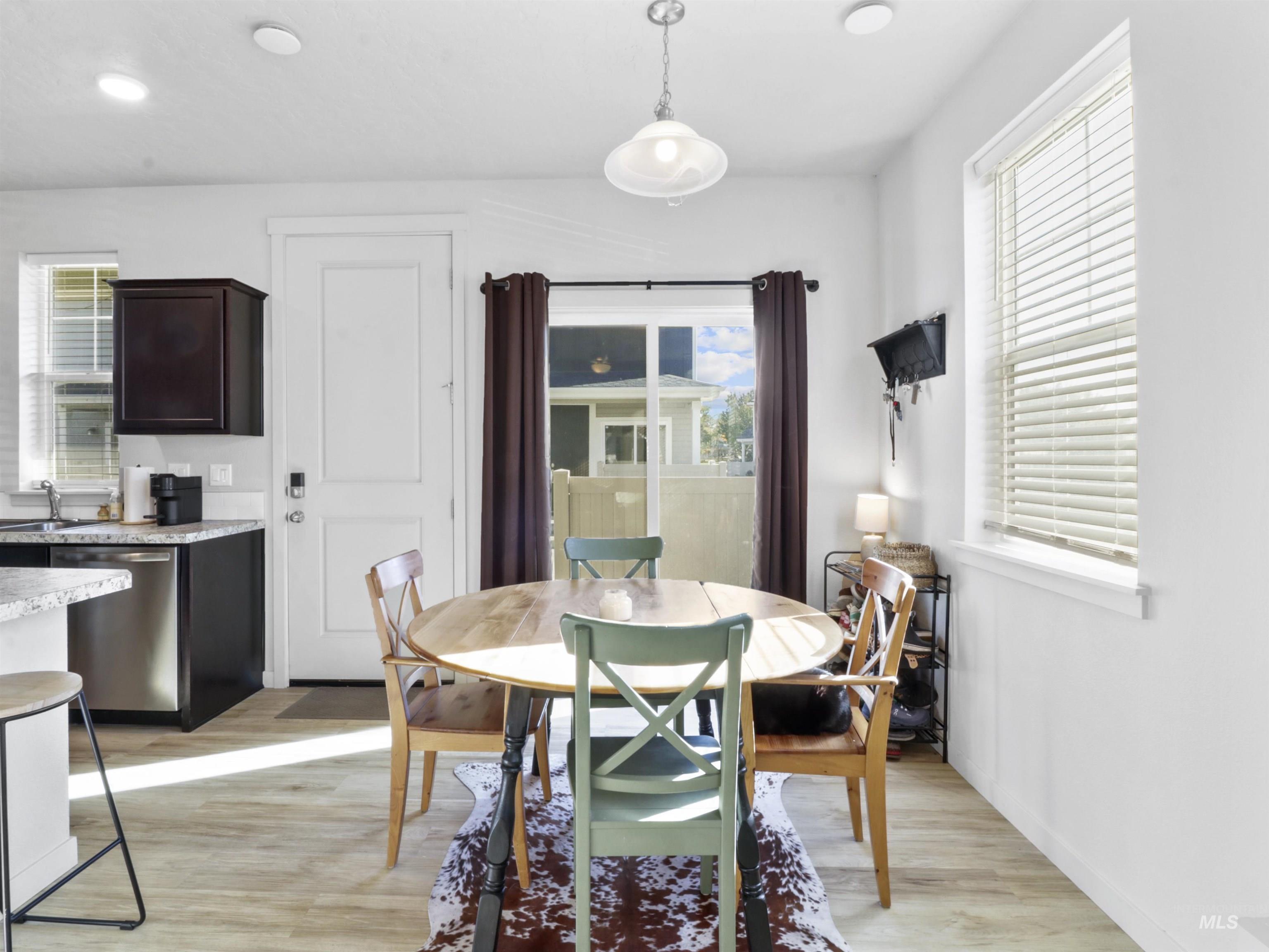 2314 E Spice Loop, Nampa, Idaho 83687, 3 Bedrooms, 3 Bathrooms, Residential For Sale, Price $319,900,MLS 98965595