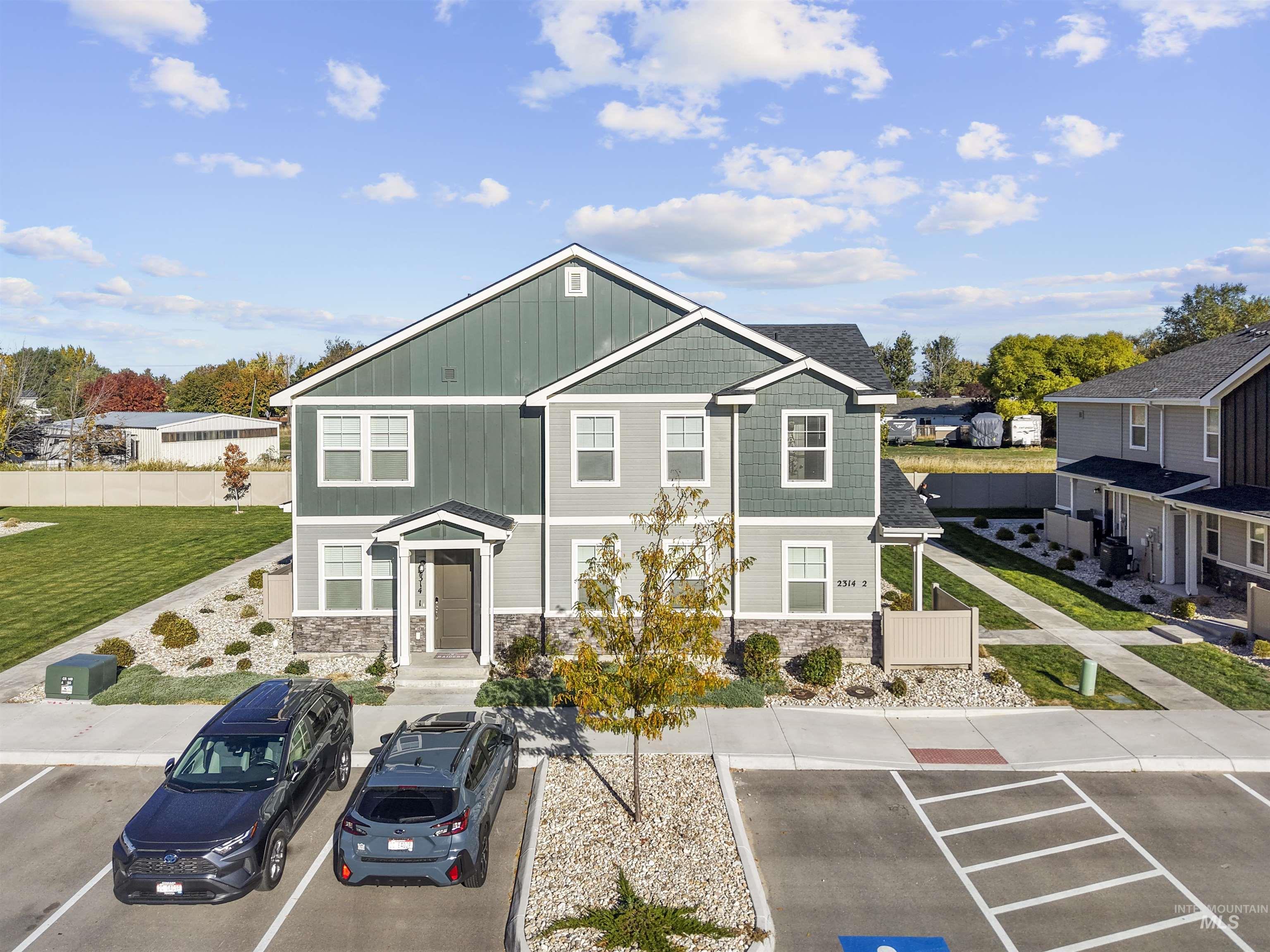 2314 E Spice Loop, Nampa, Idaho 83687, 3 Bedrooms, 3 Bathrooms, Residential For Sale, Price $319,900,MLS 98965595