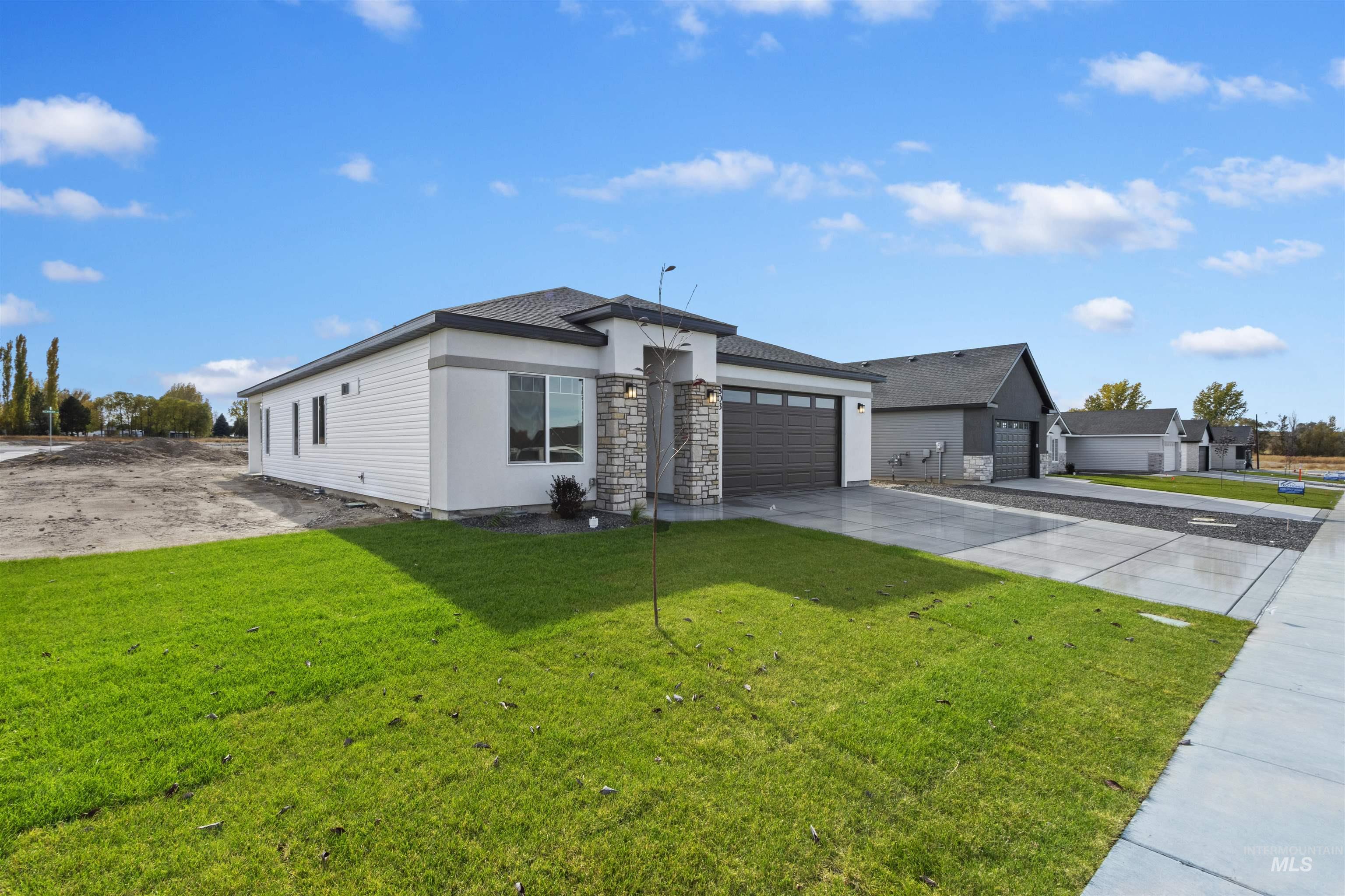 803 Waveland Avenue, Filer, Idaho 83328, 3 Bedrooms, 2 Bathrooms, Residential For Sale, Price $374,900,MLS 98965598