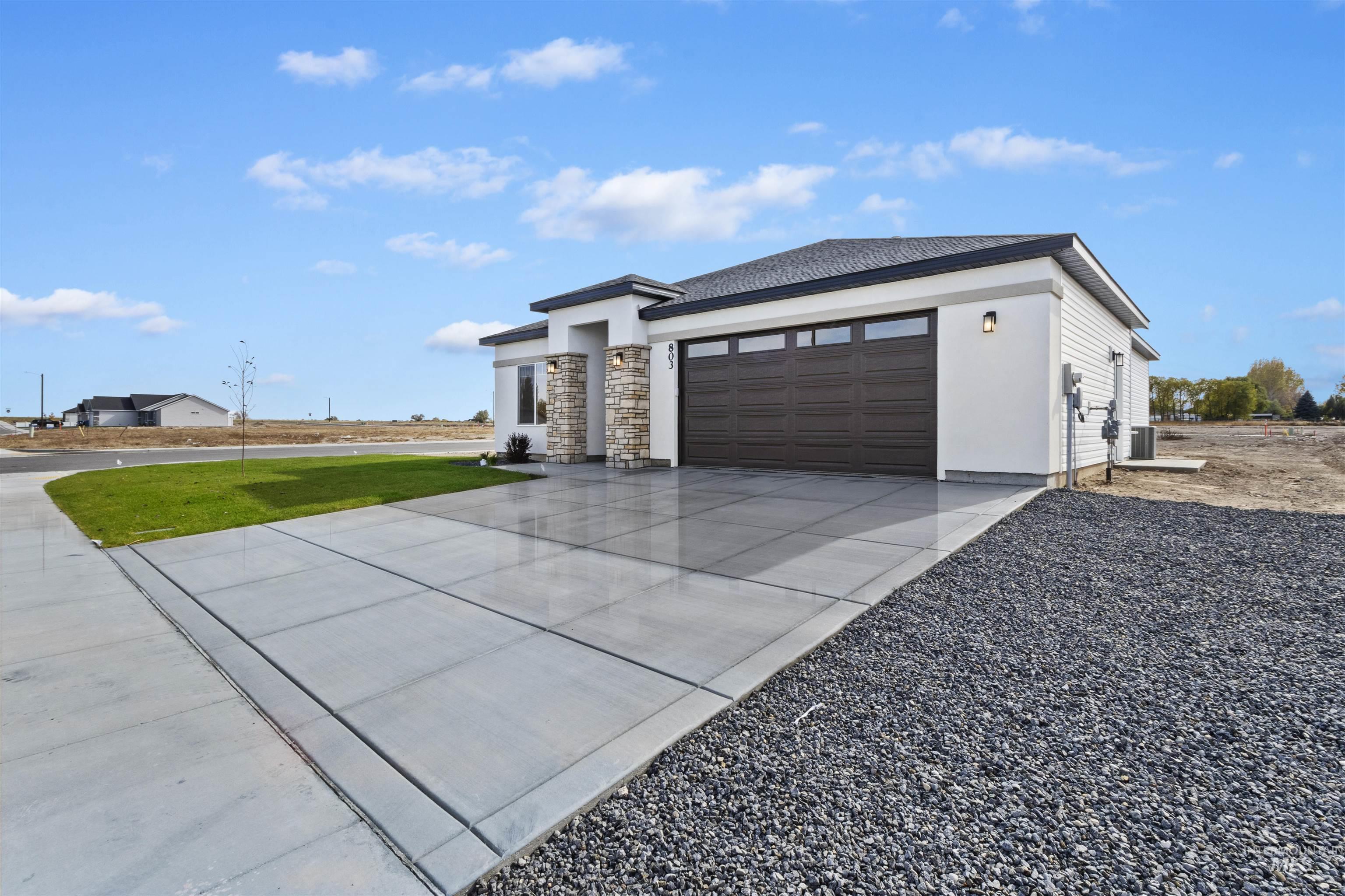 803 Waveland Avenue, Filer, Idaho 83328, 3 Bedrooms, 2 Bathrooms, Residential For Sale, Price $374,900,MLS 98965598