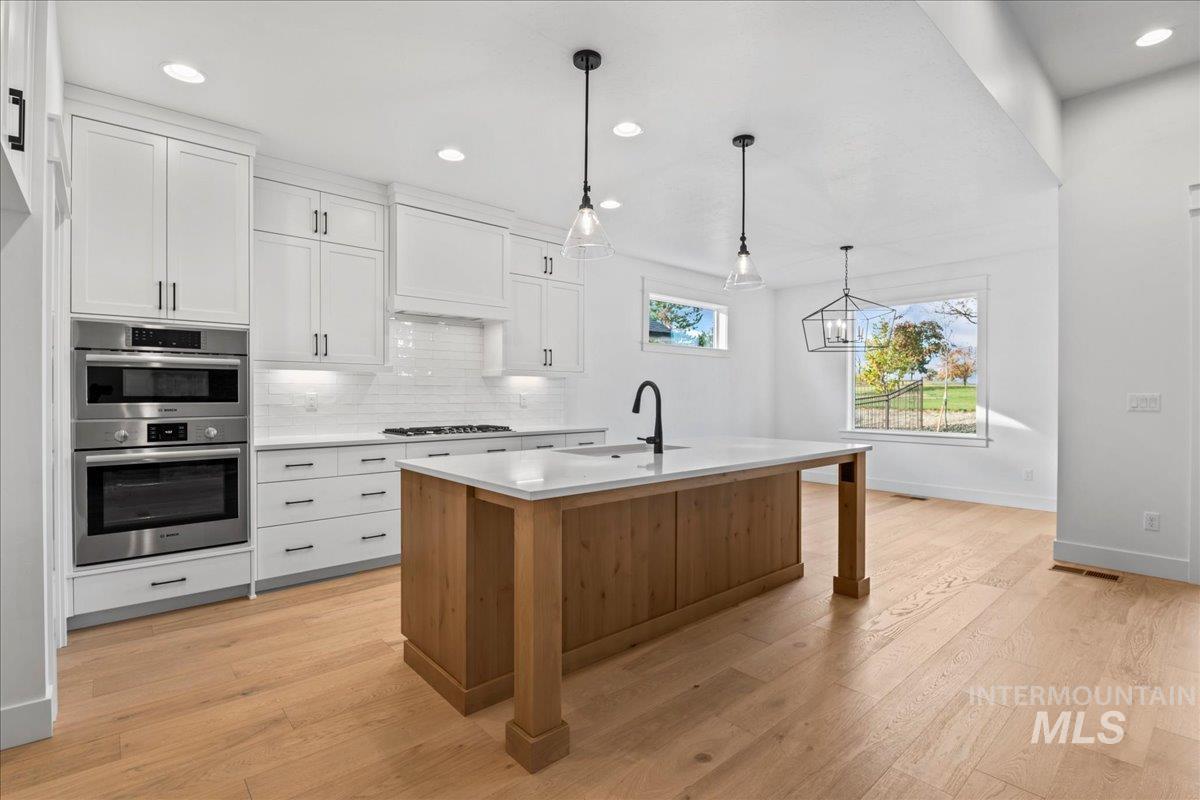 12014 W Zamalek Ct, Kuna, Idaho 83634, 3 Bedrooms, 2 Bathrooms, Residential For Sale, Price $669,900,MLS 98965604