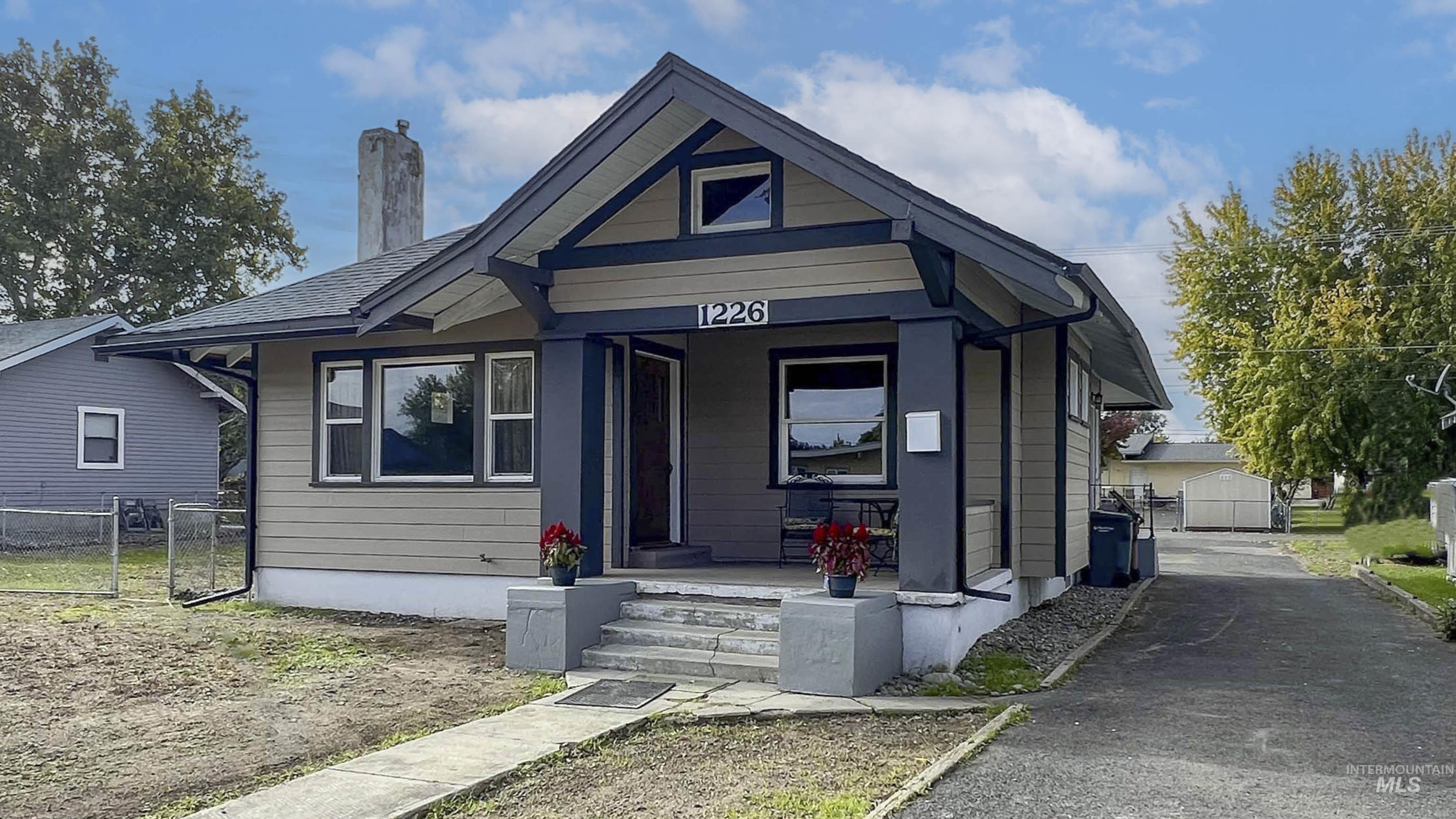 1226 7th St, Clarkston, Washington 99403, 3 Bedrooms, 1.5 Bathrooms, Residential For Sale, Price $294,000,MLS 98965605