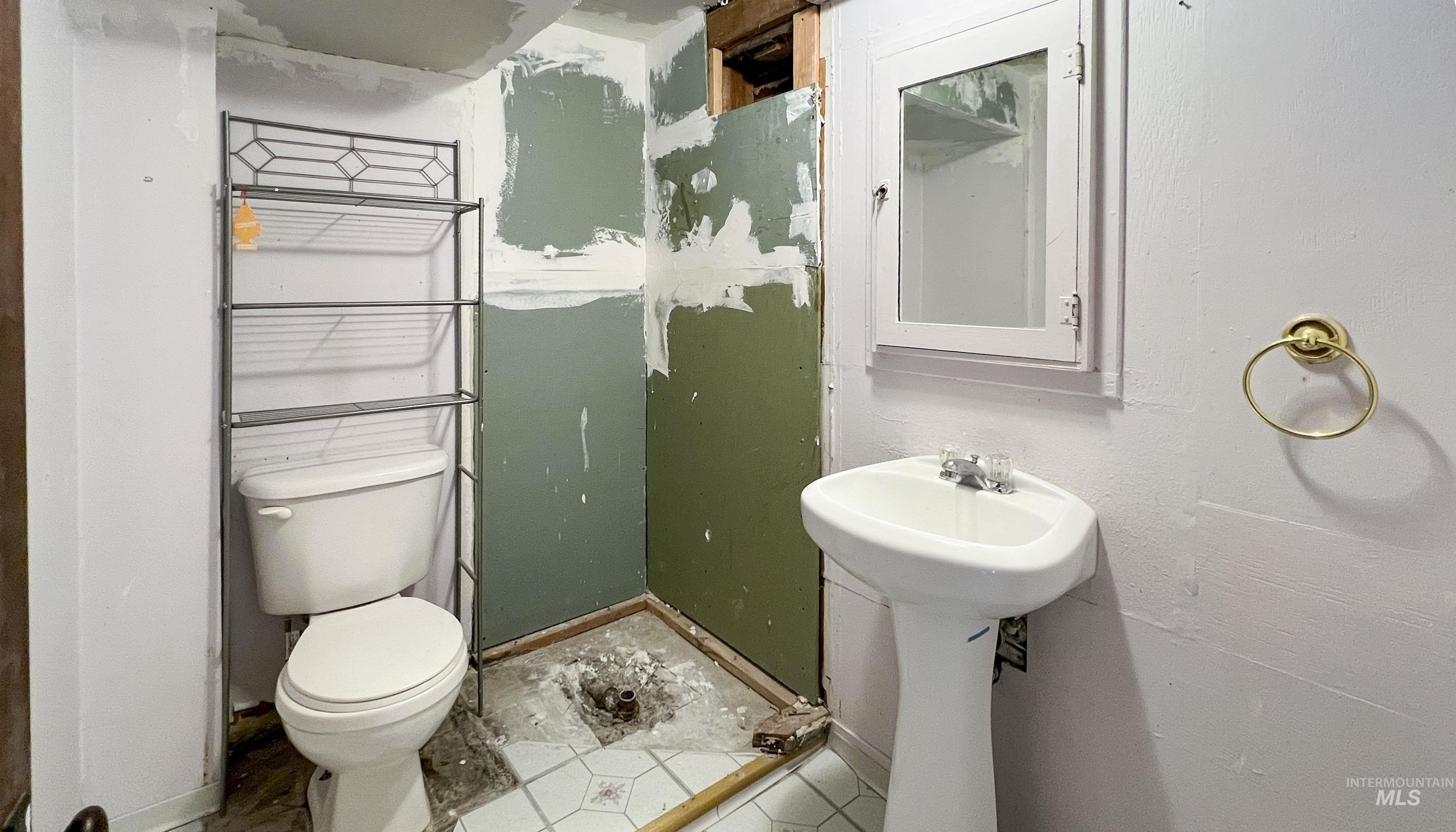 1226 7th St, Clarkston, Washington 99403, 3 Bedrooms, 1.5 Bathrooms, Residential For Sale, Price $294,000,MLS 98965605