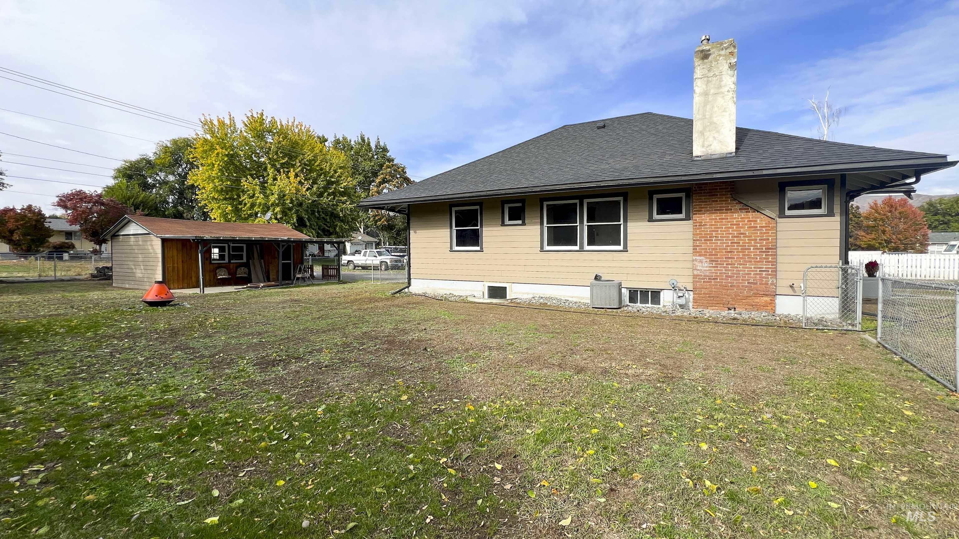 1226 7th St, Clarkston, Washington 99403, 3 Bedrooms, 1.5 Bathrooms, Residential For Sale, Price $294,000,MLS 98965605