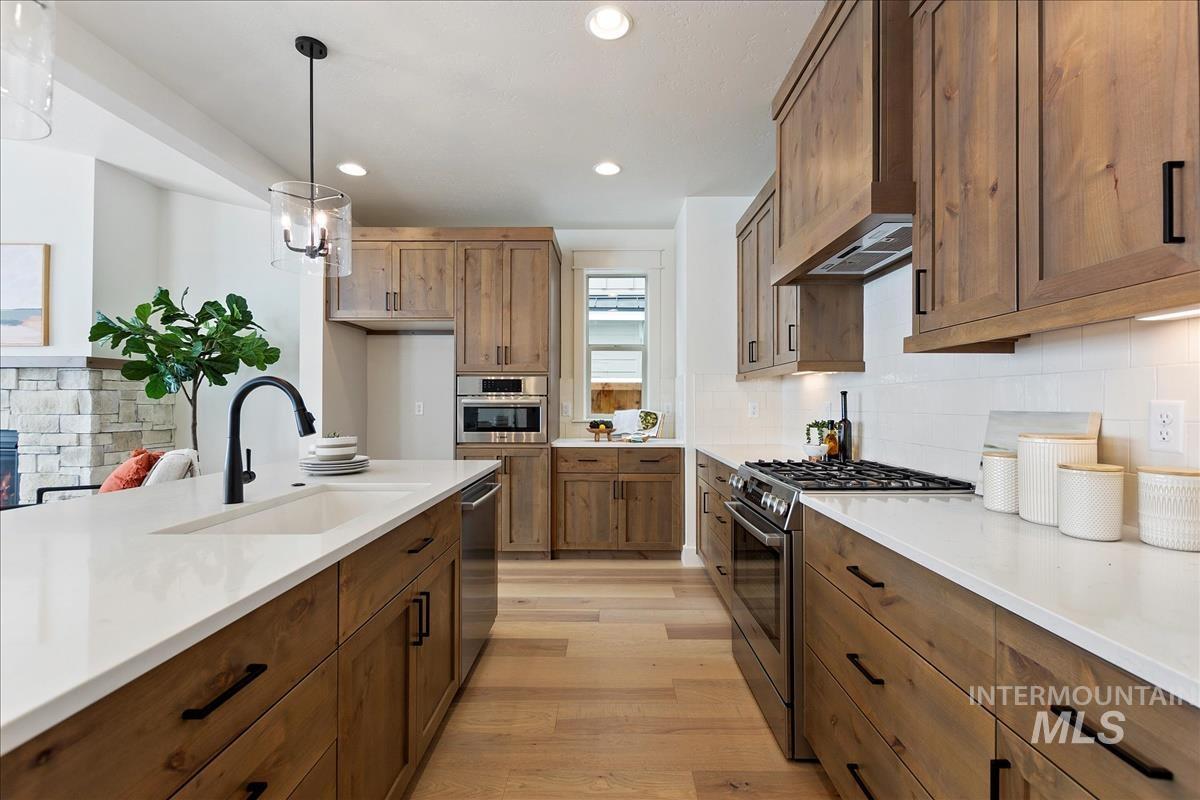 10880 W Cruden Bay Ln., Kuna, Idaho 83634, 3 Bedrooms, 2.5 Bathrooms, Residential For Sale, Price $689,900,MLS 98965611