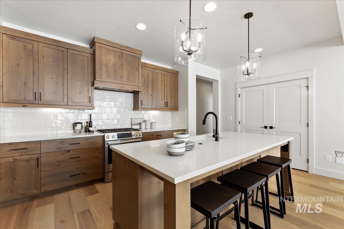 10880 W Cruden Bay Ln., Kuna, Idaho 83634, 3 Bedrooms, 2.5 Bathrooms, Residential For Sale, Price $689,900,MLS 98965611