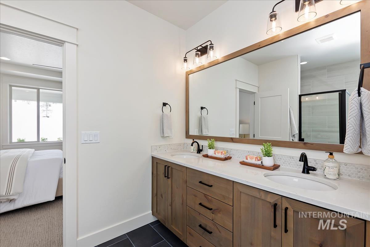 10880 W Cruden Bay Ln., Kuna, Idaho 83634, 3 Bedrooms, 2.5 Bathrooms, Residential For Sale, Price $689,900,MLS 98965611