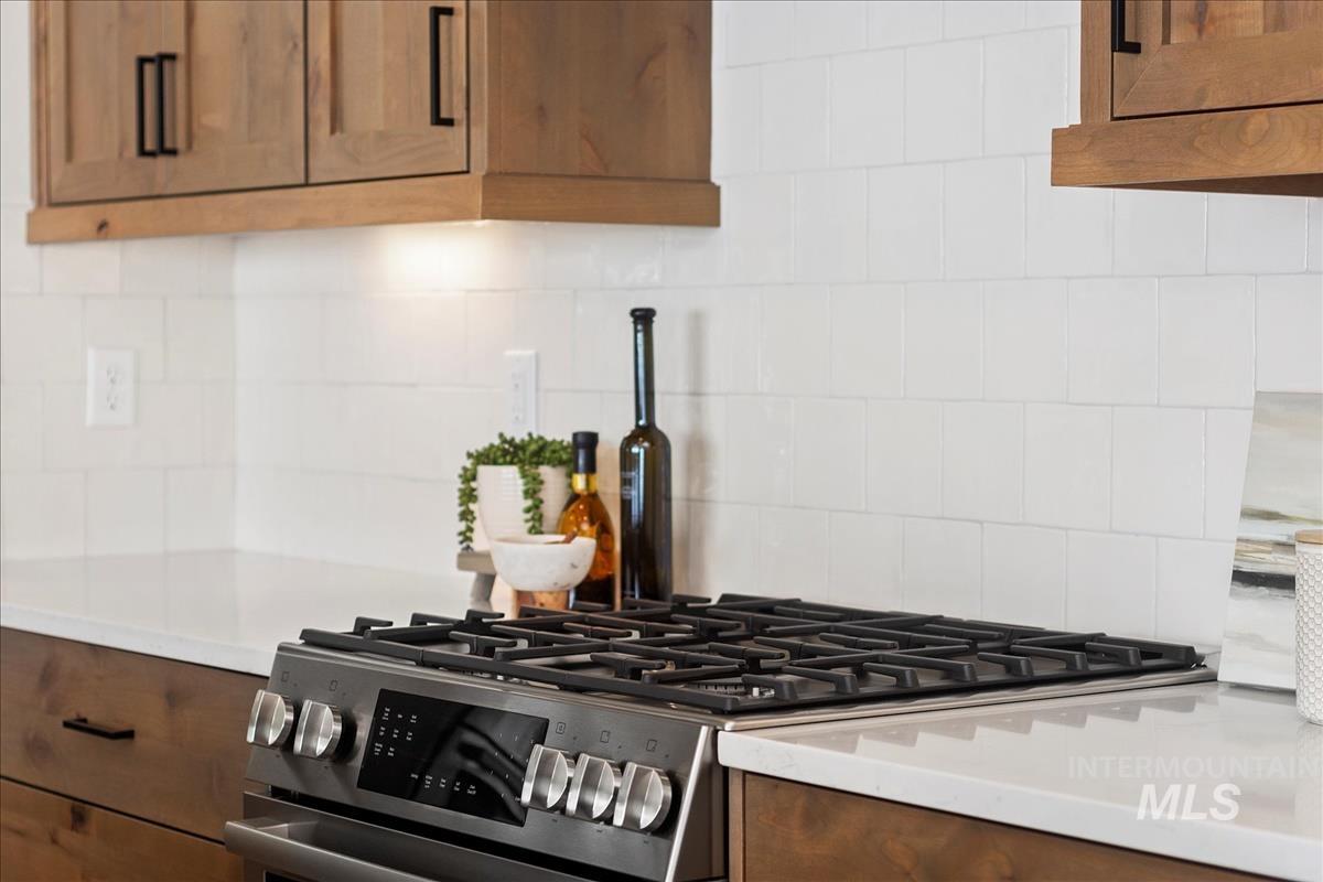 10880 W Cruden Bay Ln., Kuna, Idaho 83634, 3 Bedrooms, 2.5 Bathrooms, Residential For Sale, Price $689,900,MLS 98965611