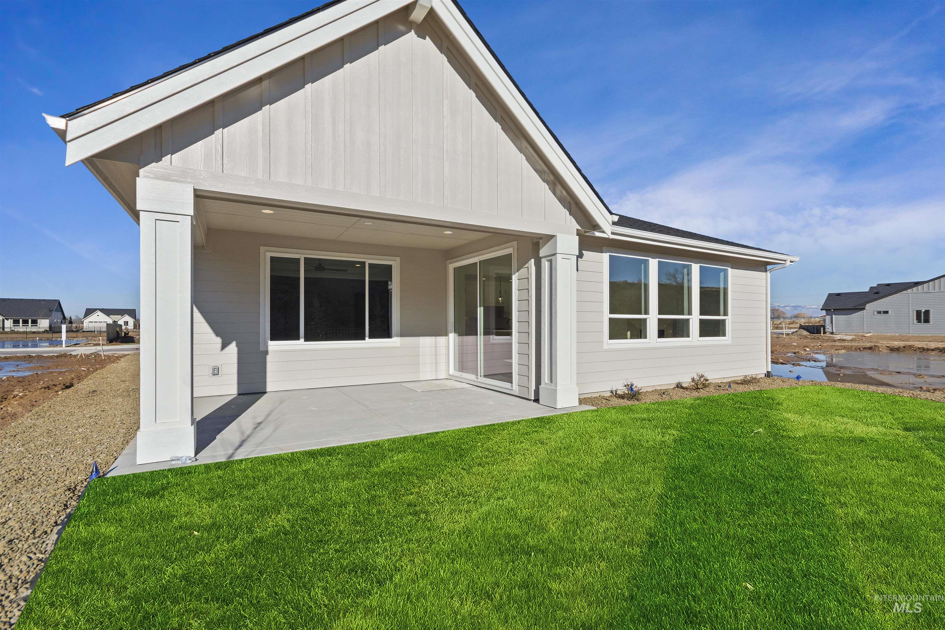 10880 W Cruden Bay Ln., Kuna, Idaho 83634, 3 Bedrooms, 2.5 Bathrooms, Residential For Sale, Price $689,900,MLS 98965611