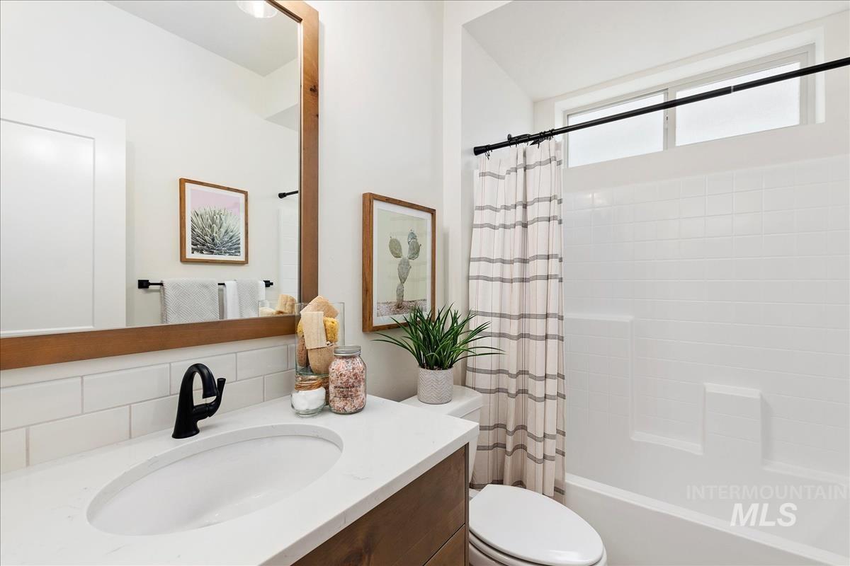 10880 W Cruden Bay Ln., Kuna, Idaho 83634, 3 Bedrooms, 2.5 Bathrooms, Residential For Sale, Price $689,900,MLS 98965611