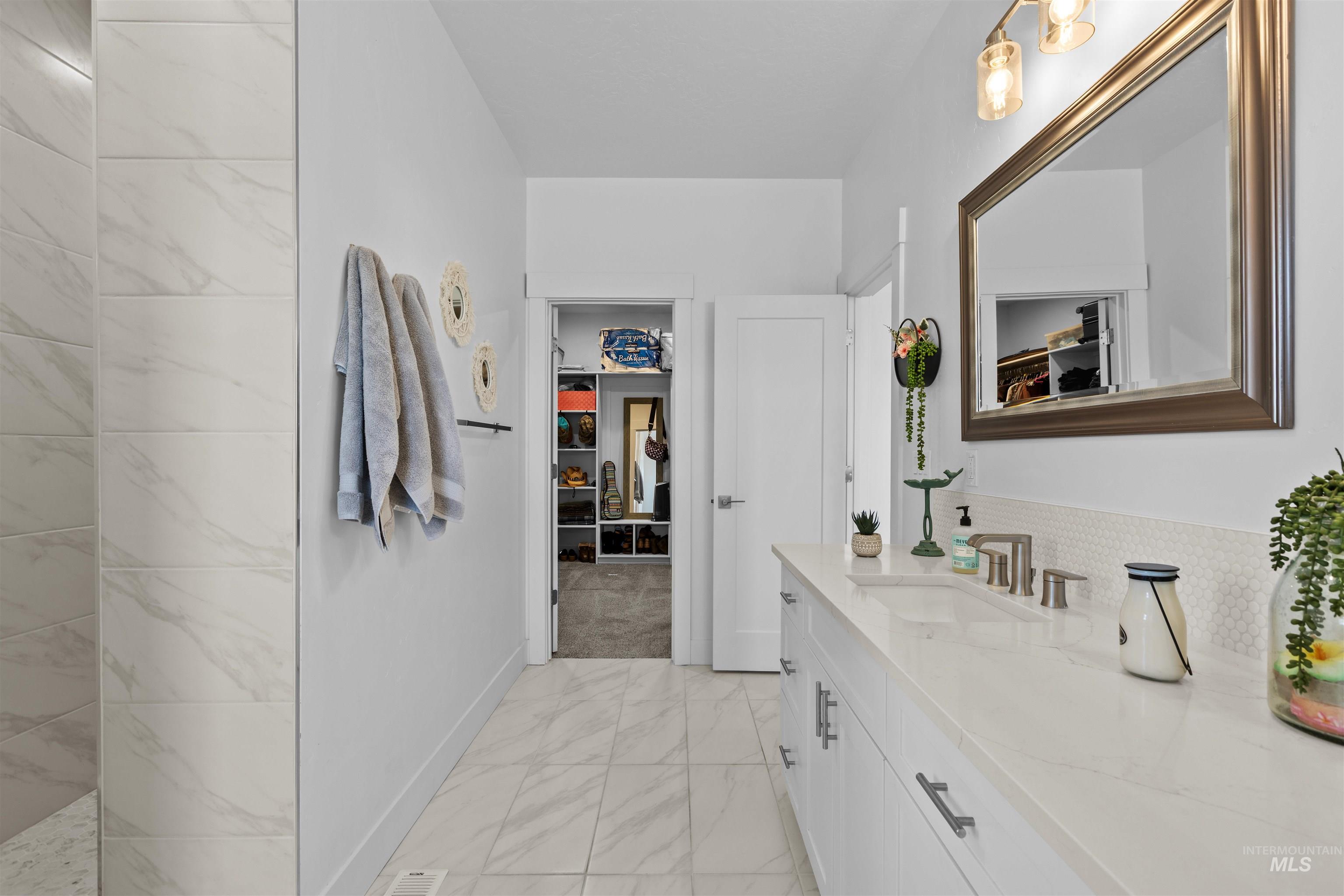 1303 S Justice Ave, Emmett, Idaho 83617, 4 Bedrooms, 2 Bathrooms, Residential For Sale, Price $579,900,MLS 98965624