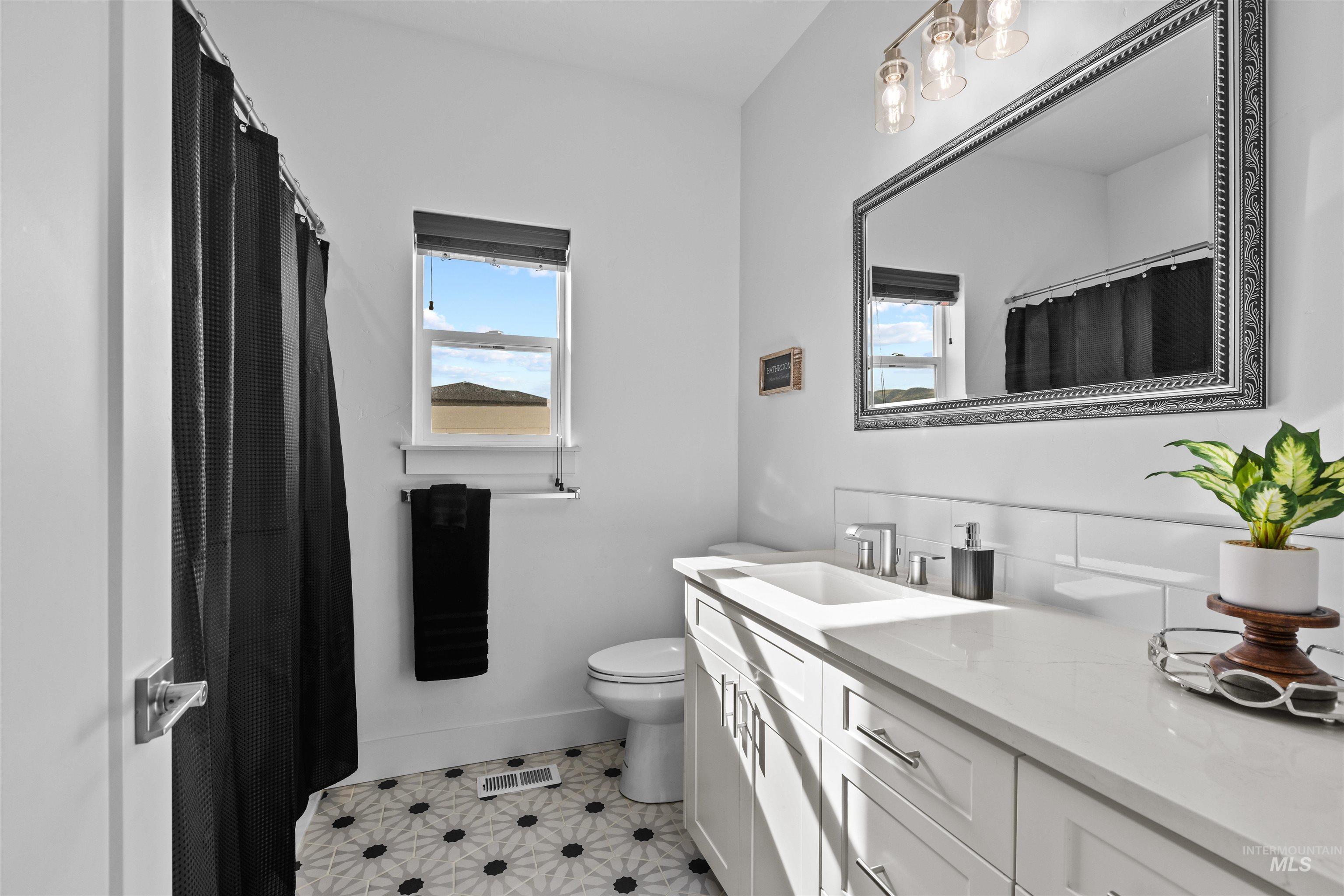 1303 S Justice Ave, Emmett, Idaho 83617, 4 Bedrooms, 2 Bathrooms, Residential For Sale, Price $579,900,MLS 98965624