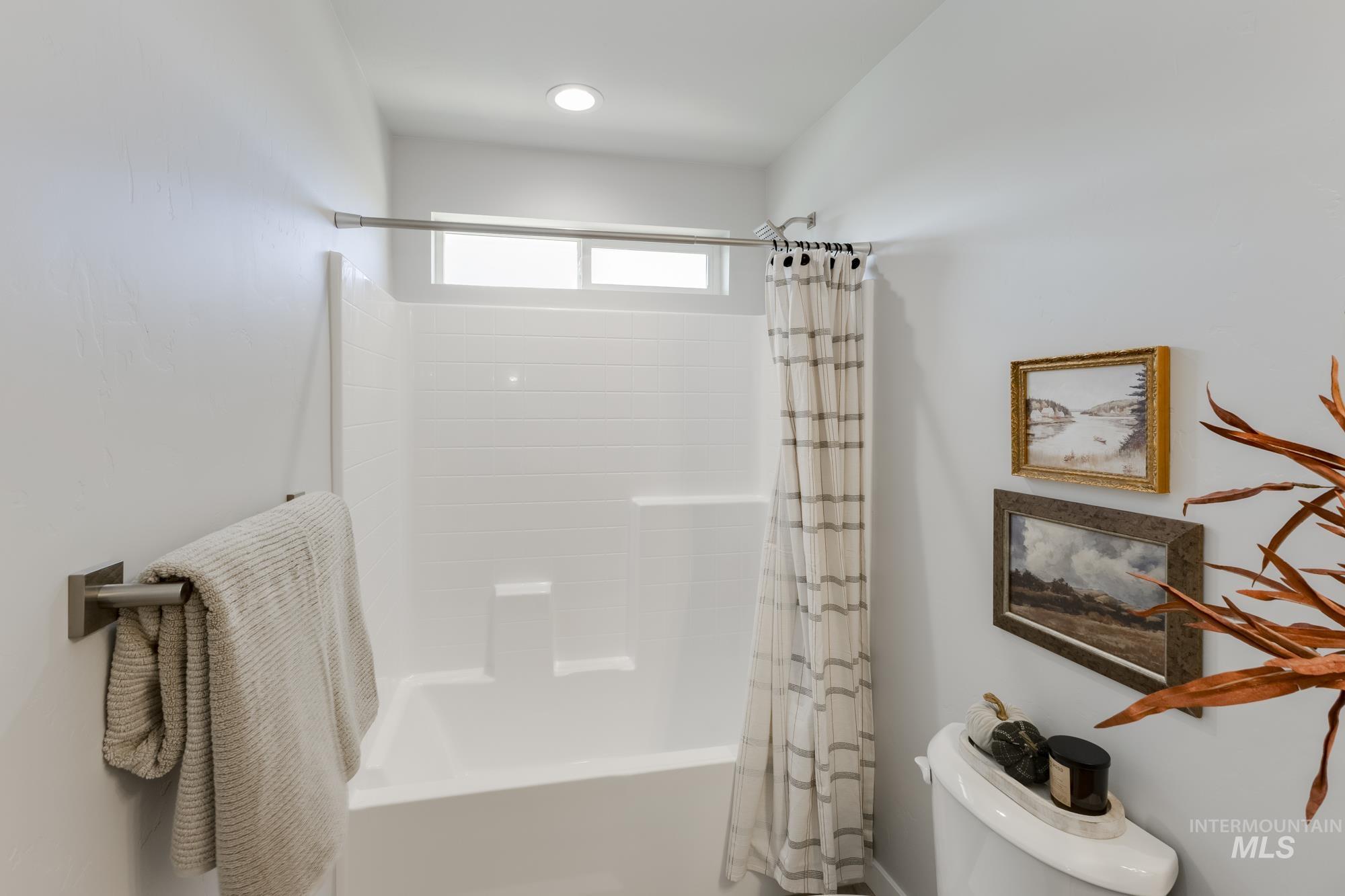 4245 N Delphi Ave, Meridian, Idaho 83646, 4 Bedrooms, 2.5 Bathrooms, Residential For Sale, Price $534,990,MLS 98965639