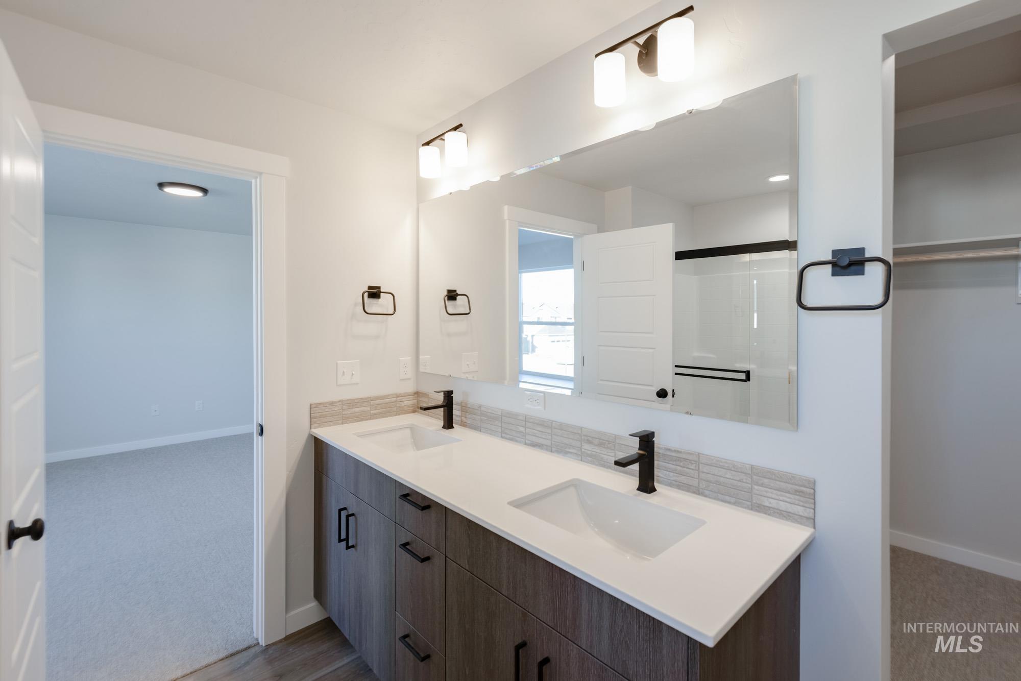 4247 E Hillsong St, Meridian, Idaho 83709, 3 Bedrooms, 2.5 Bathrooms, Residential For Sale, Price $484,990,MLS 98965643