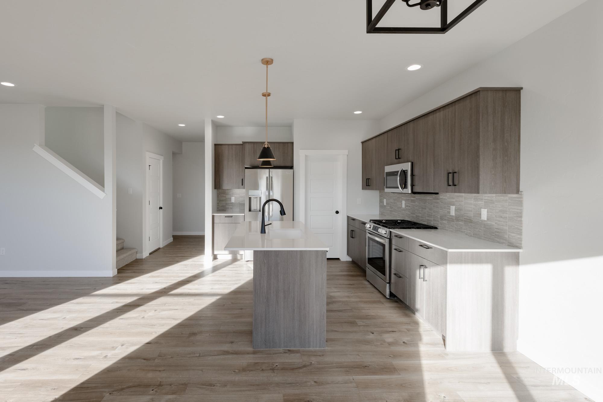 4247 E Hillsong St, Meridian, Idaho 83709, 3 Bedrooms, 2.5 Bathrooms, Residential For Sale, Price $484,990,MLS 98965643