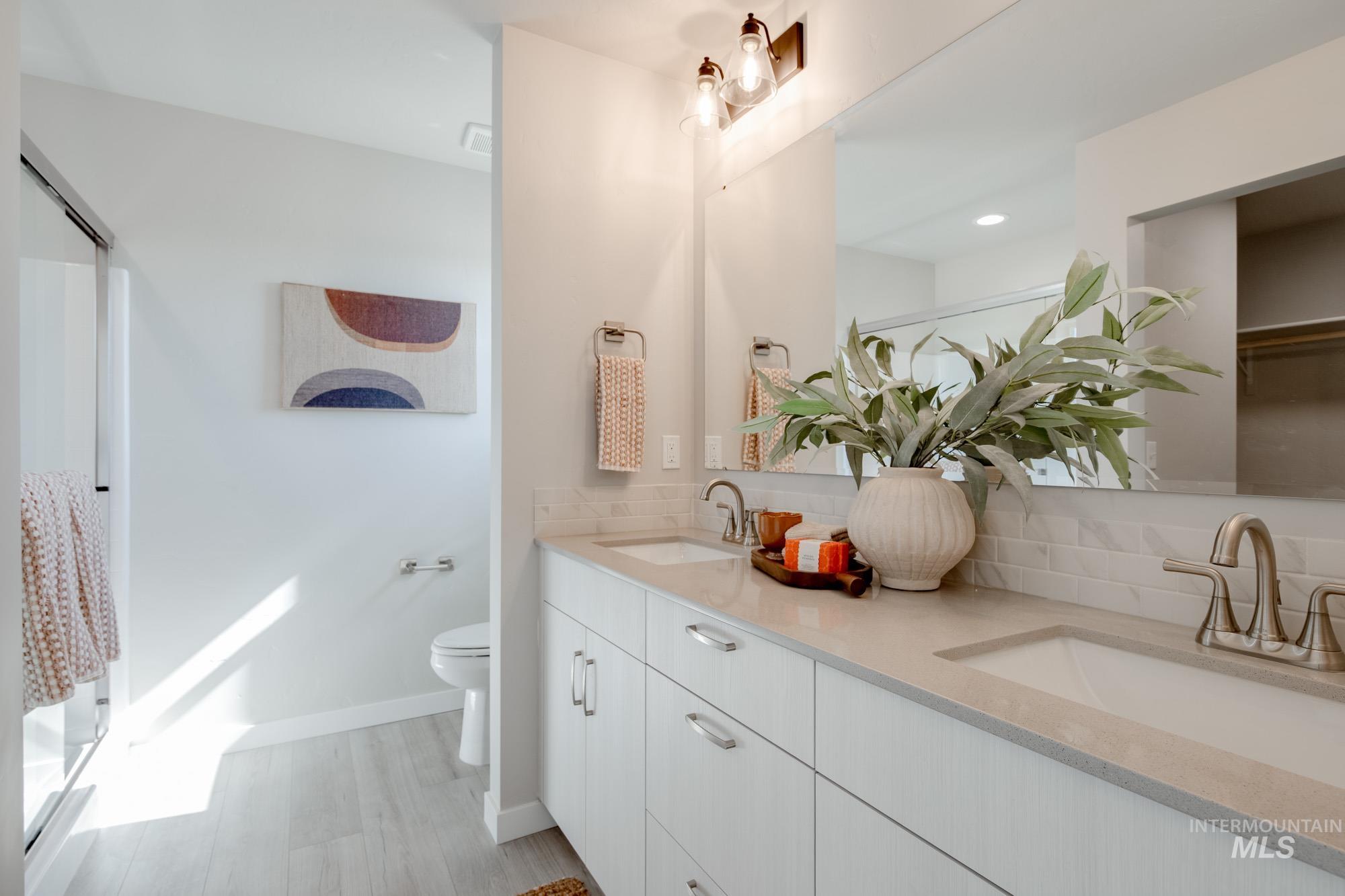 4253 E Hillsong St, Meridian, Idaho 83642, 3 Bedrooms, 2.5 Bathrooms, Residential For Sale, Price $464,990,MLS 98965646