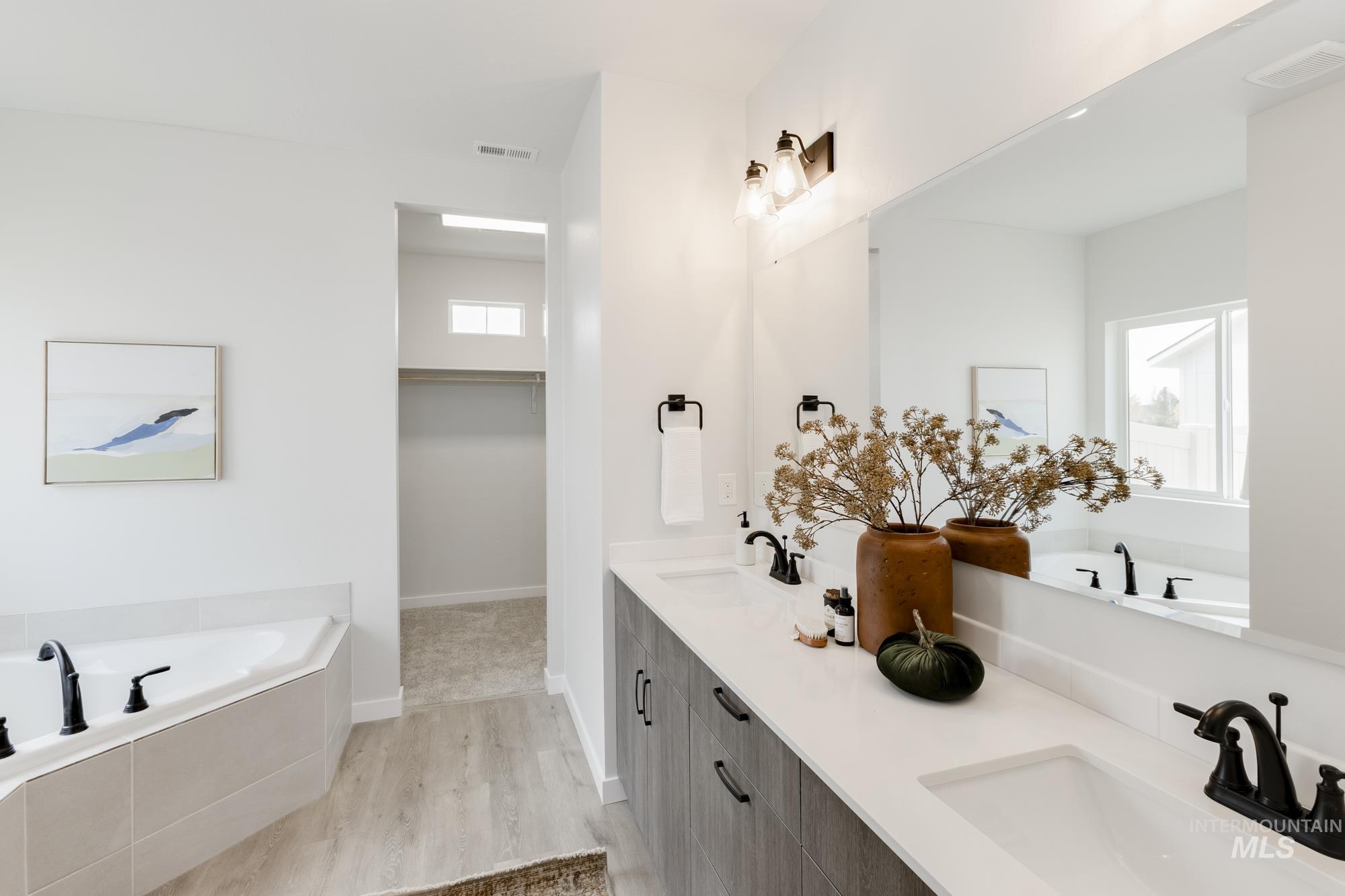 1102 E Crab Springs St, Nampa, Idaho 83686, 5 Bedrooms, 2.5 Bathrooms, Residential For Sale, Price $589,990,MLS 98965649