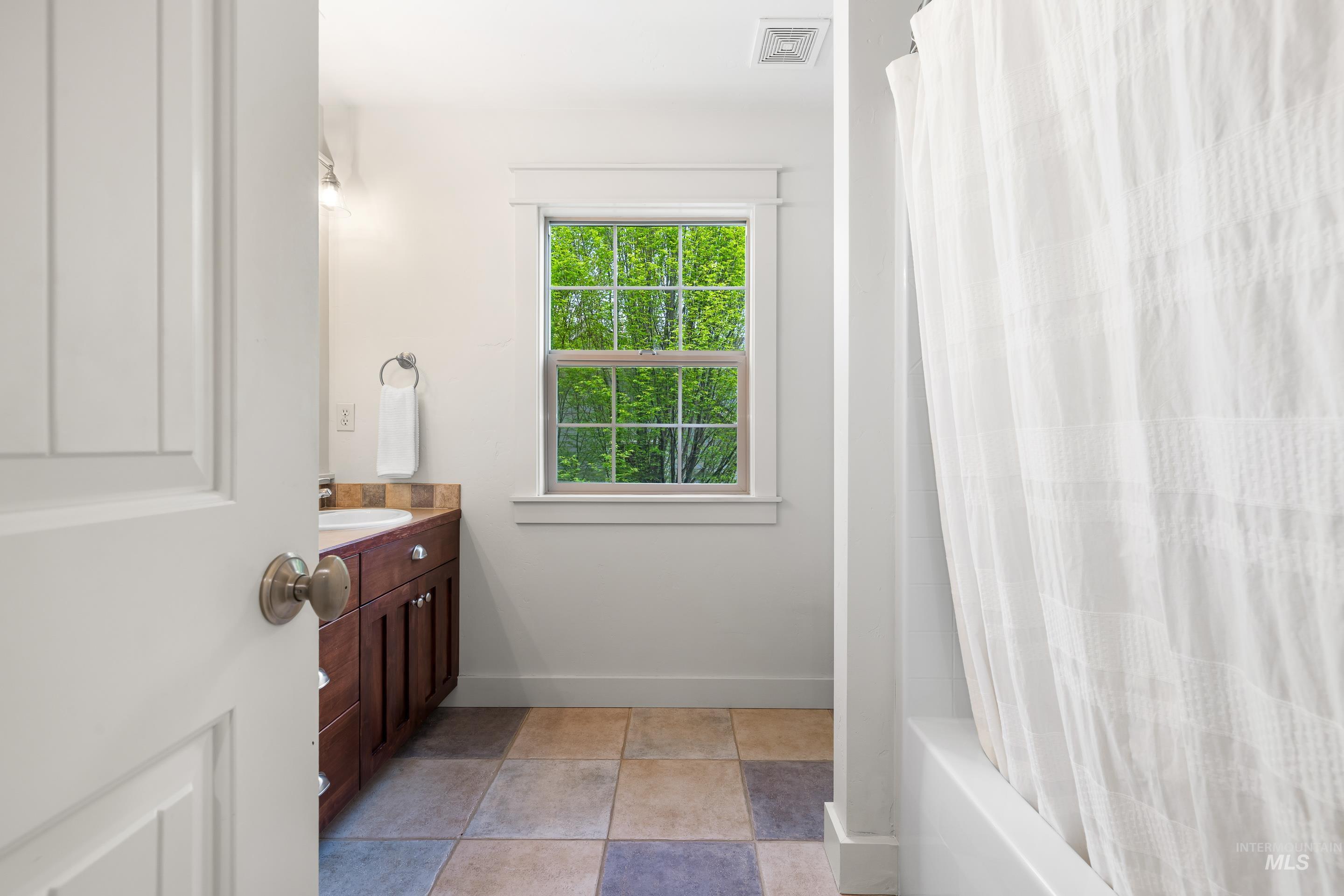 5115 W Parsons, Boise, Idaho 83714, 4 Bedrooms, 2.5 Bathrooms, Residential For Sale, Price $850,000,MLS 98965653