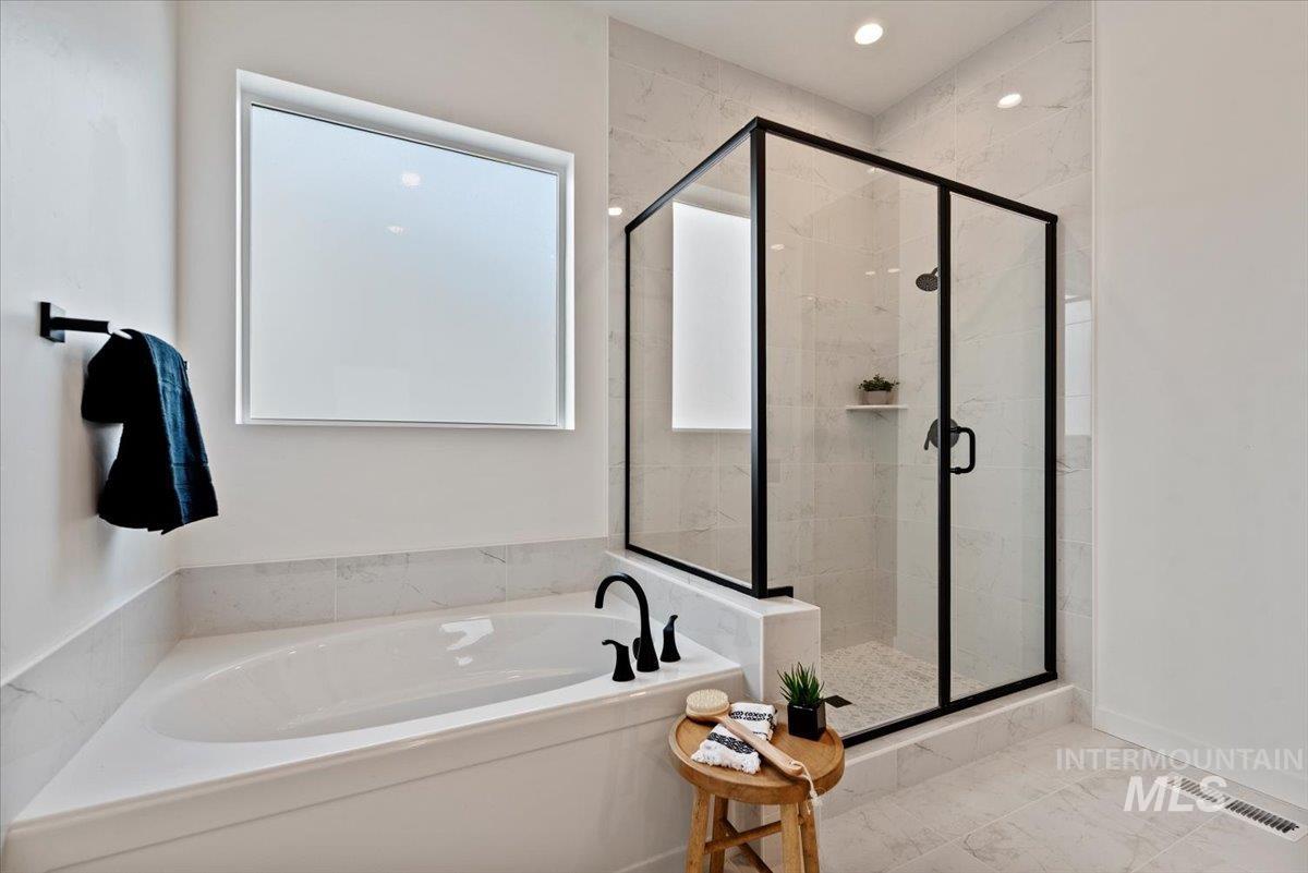 14701 Port Royal St, Caldwell, Idaho 83607, 4 Bedrooms, 3.5 Bathrooms, Residential For Sale, Price $655,000,MLS 98965656