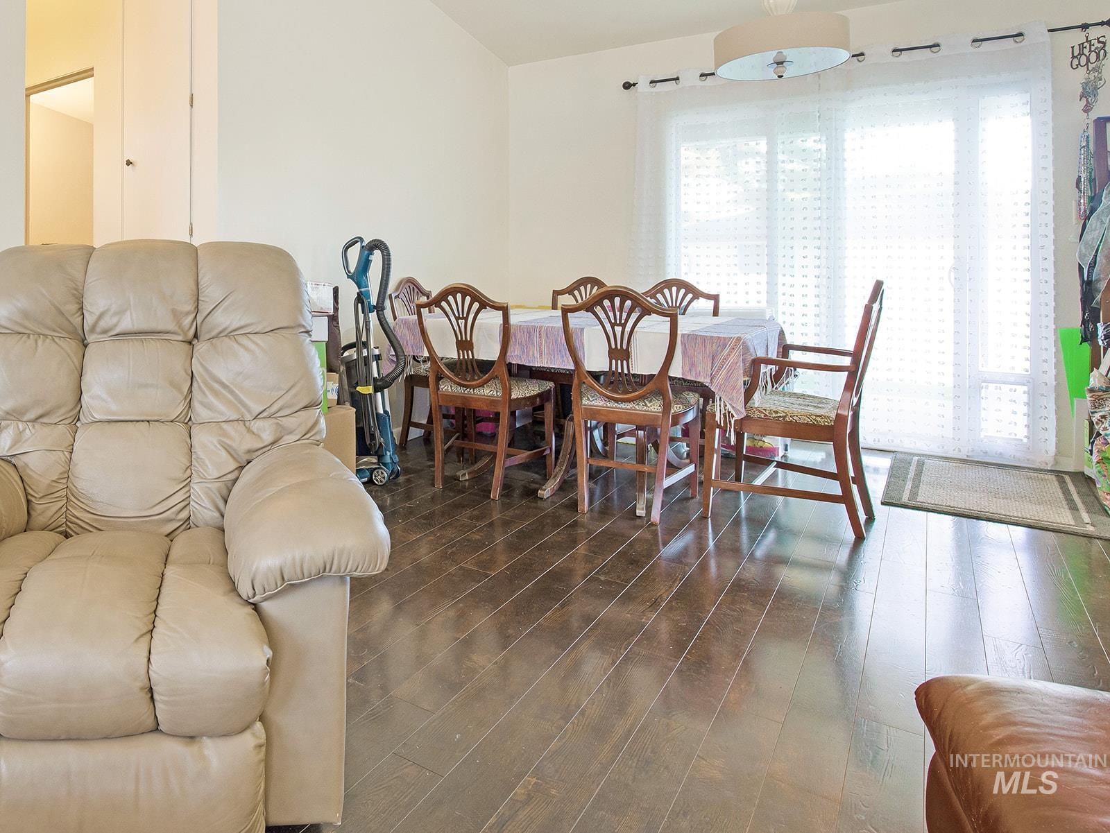 2211-2215 Crest Ave., Twin Falls, Idaho 83301, 2 Bedrooms, 1 Bathroom, Residential Income For Sale, Price $460,000,MLS 98965704