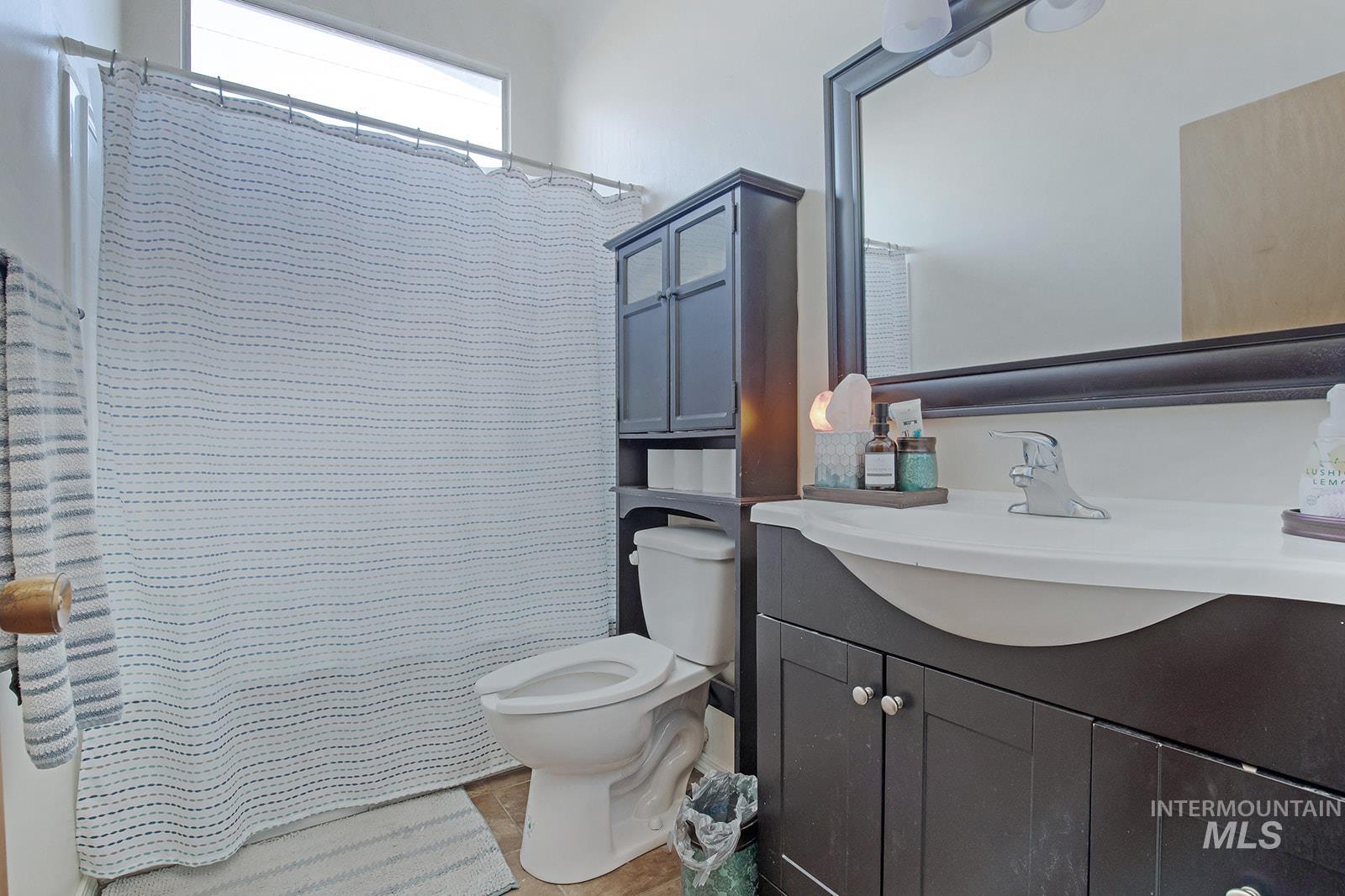 2211-2215 Crest Ave., Twin Falls, Idaho 83301, 2 Bedrooms, 1 Bathroom, Residential Income For Sale, Price $460,000,MLS 98965704