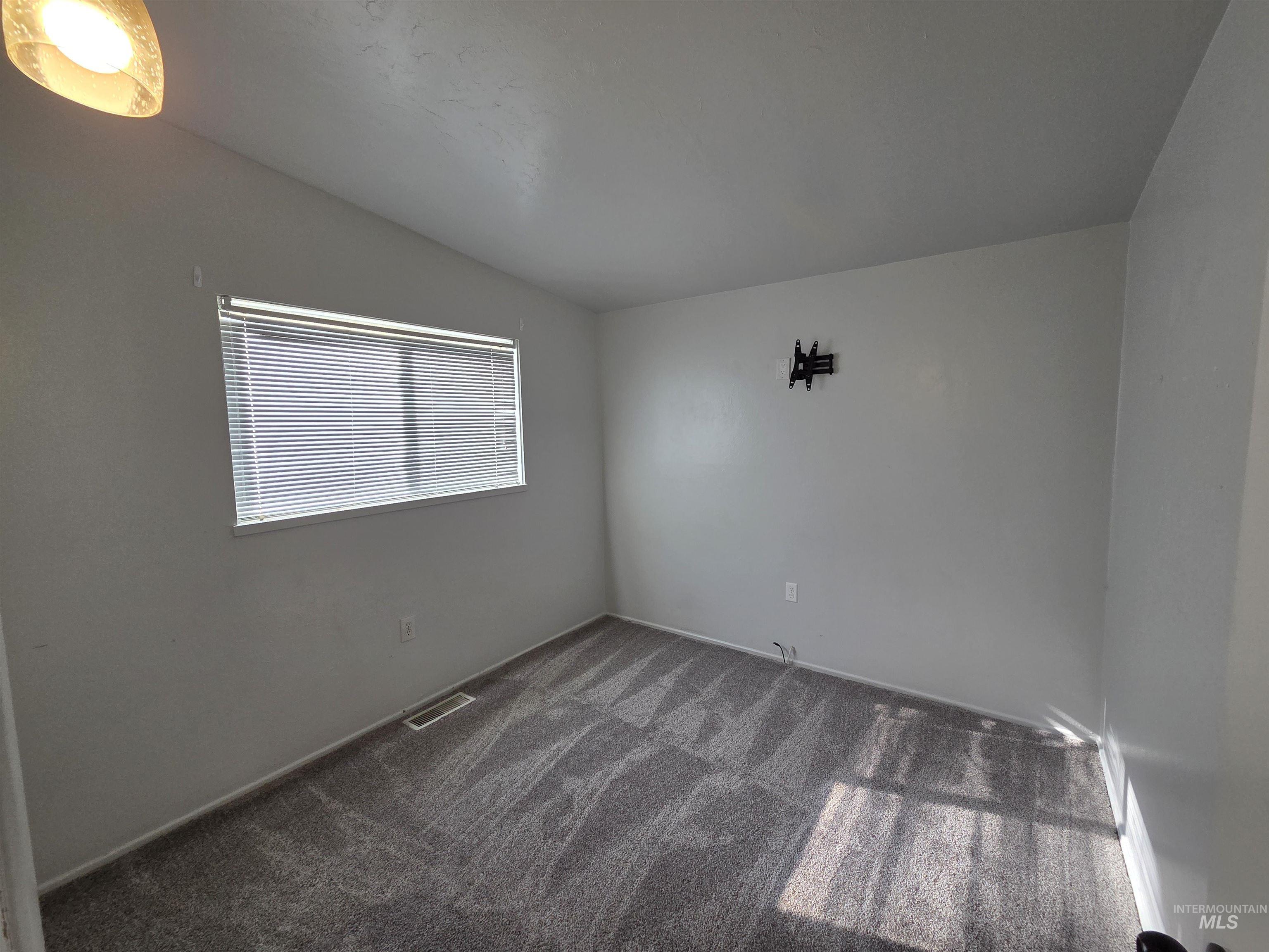 508 W 2nd North, Mountain Home, Idaho 83647, 3 Bedrooms, 1 Bathroom, Residential For Sale, Price $255,000,MLS 98965725