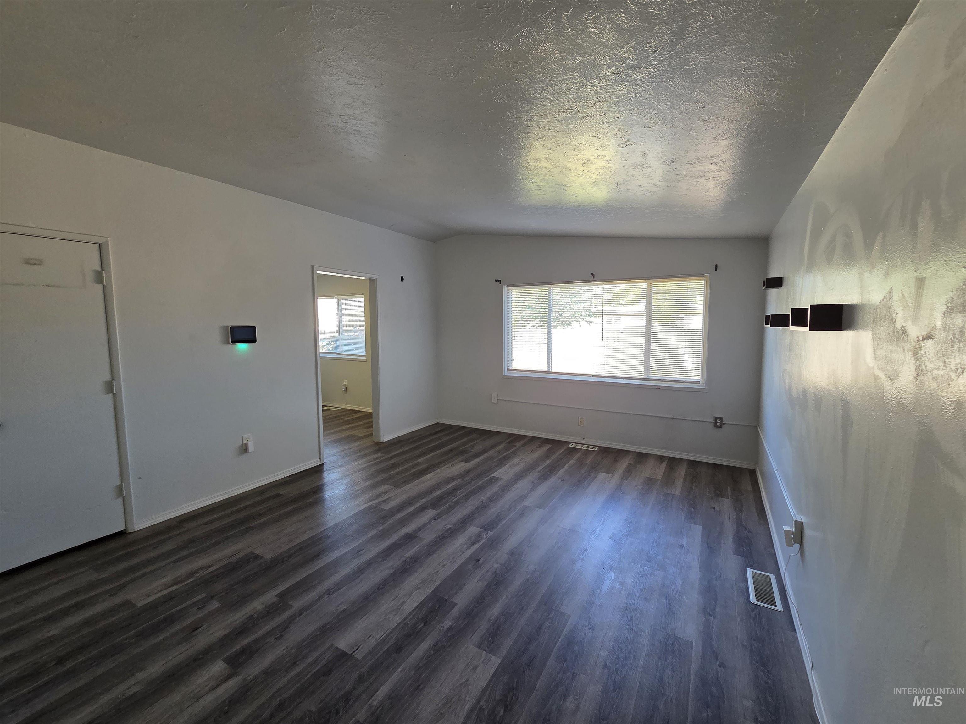 508 W 2nd North, Mountain Home, Idaho 83647, 3 Bedrooms, 1 Bathroom, Residential For Sale, Price $255,000,MLS 98965725