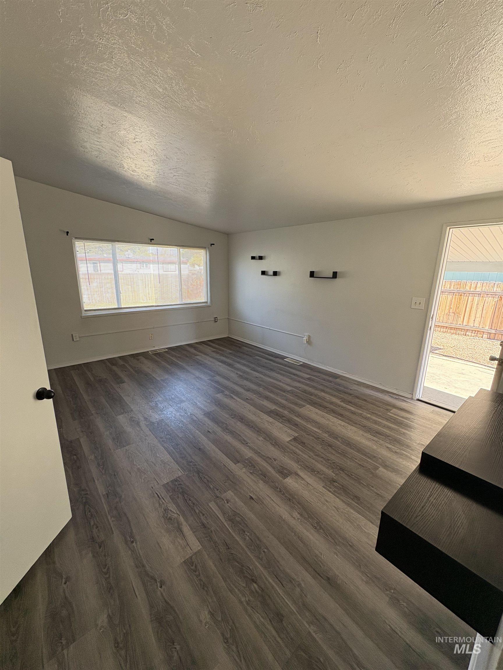 508 W 2nd North, Mountain Home, Idaho 83647, 3 Bedrooms, 1 Bathroom, Residential For Sale, Price $255,000,MLS 98965725