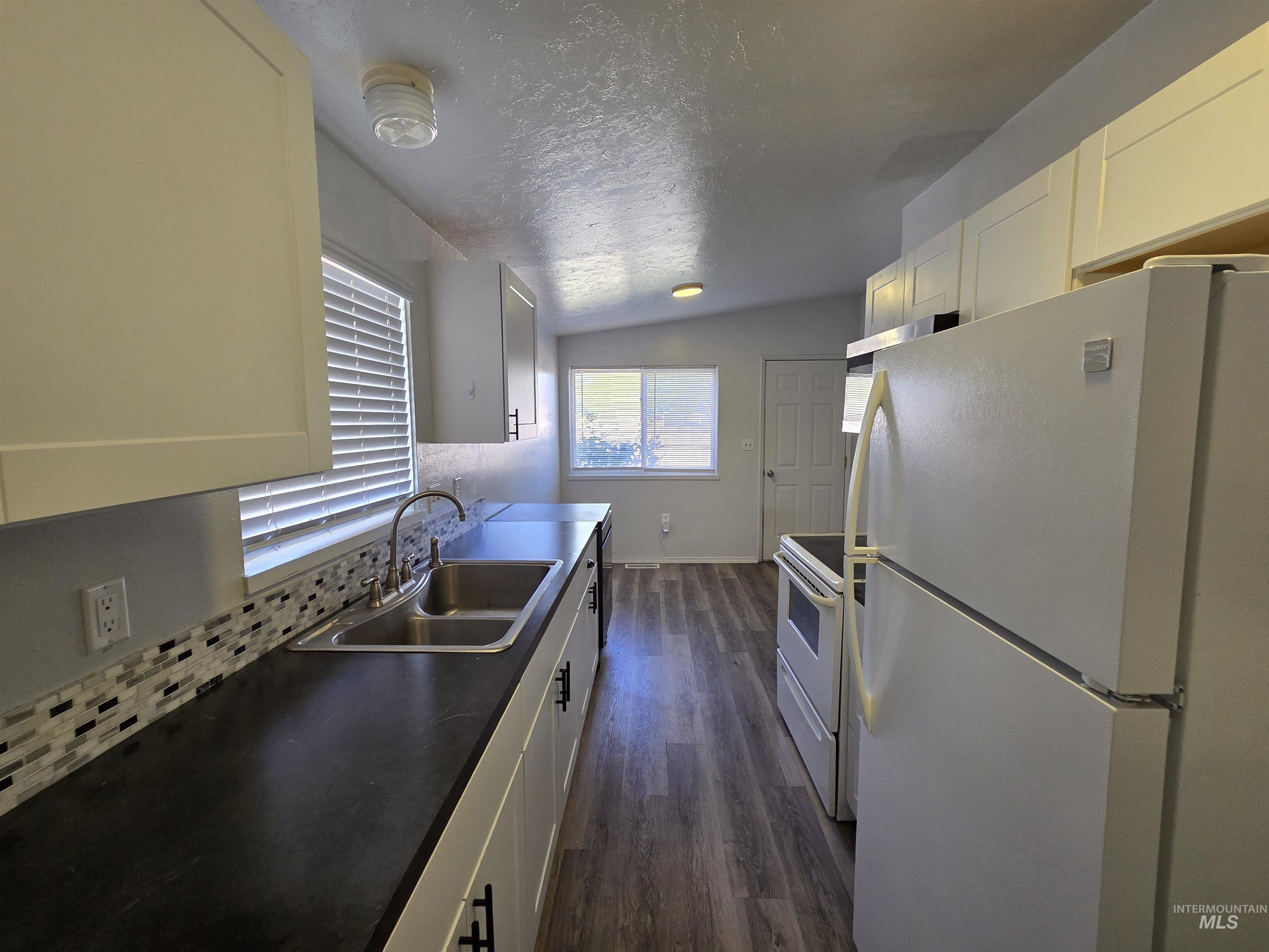 508 W 2nd North, Mountain Home, Idaho 83647, 3 Bedrooms, 1 Bathroom, Residential For Sale, Price $255,000,MLS 98965725