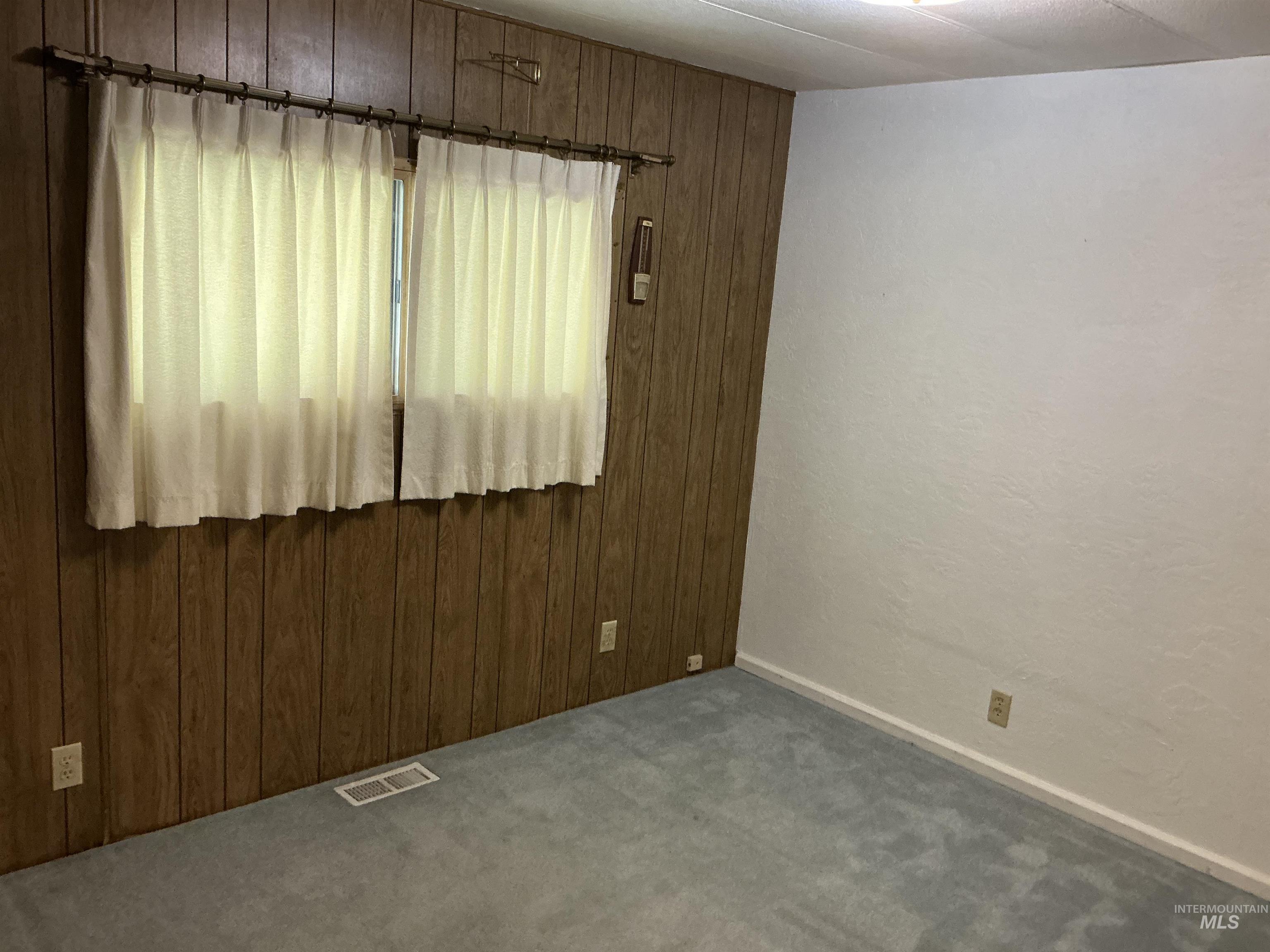 10035 W Mesquite Ln, Boise, Idaho 83704, 2 Bedrooms, 1.5 Bathrooms, Residential For Sale, Price $299,900,MLS 98965740