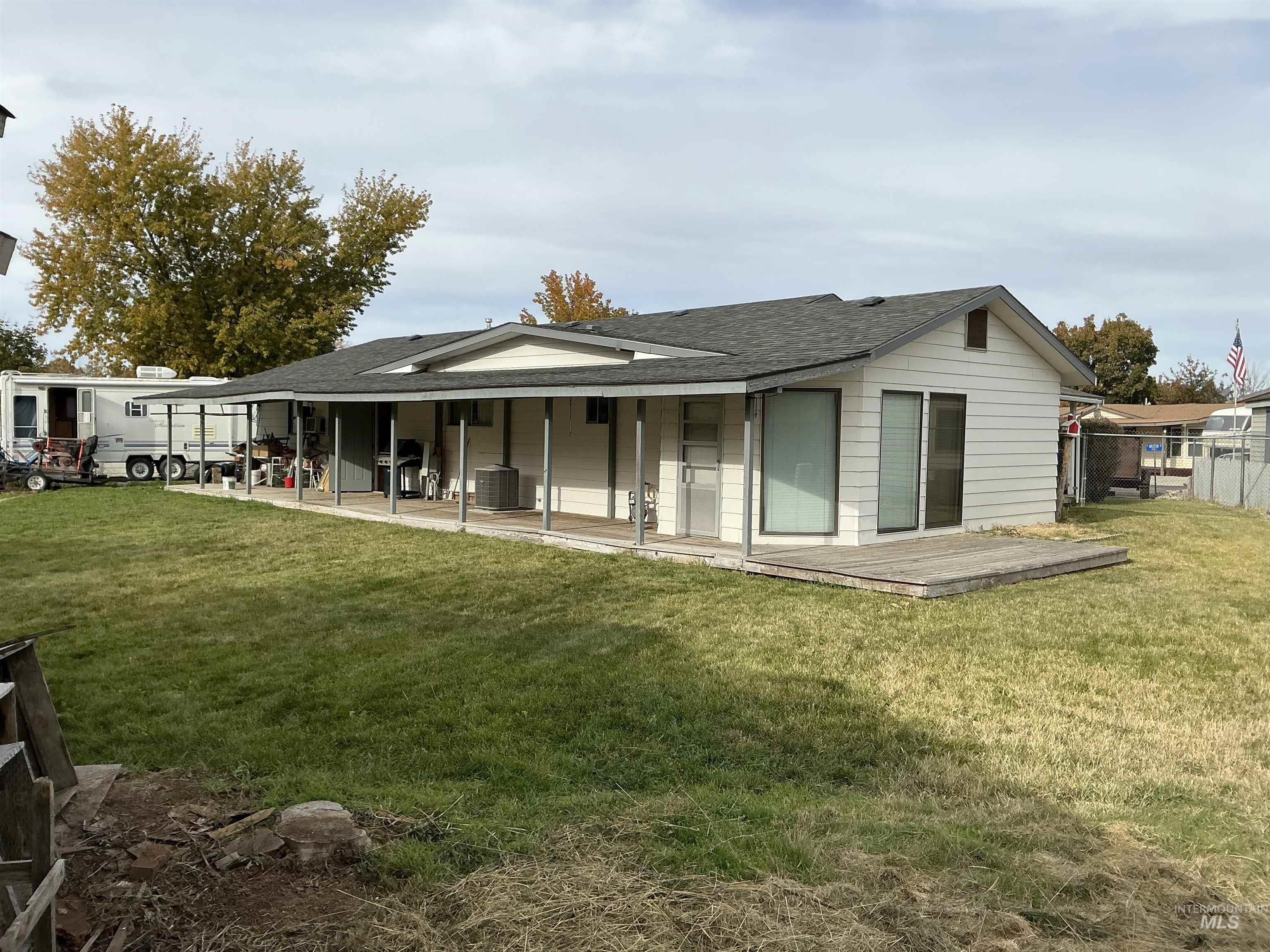 10035 W Mesquite Ln, Boise, Idaho 83704, 2 Bedrooms, 1.5 Bathrooms, Residential For Sale, Price $299,900,MLS 98965740