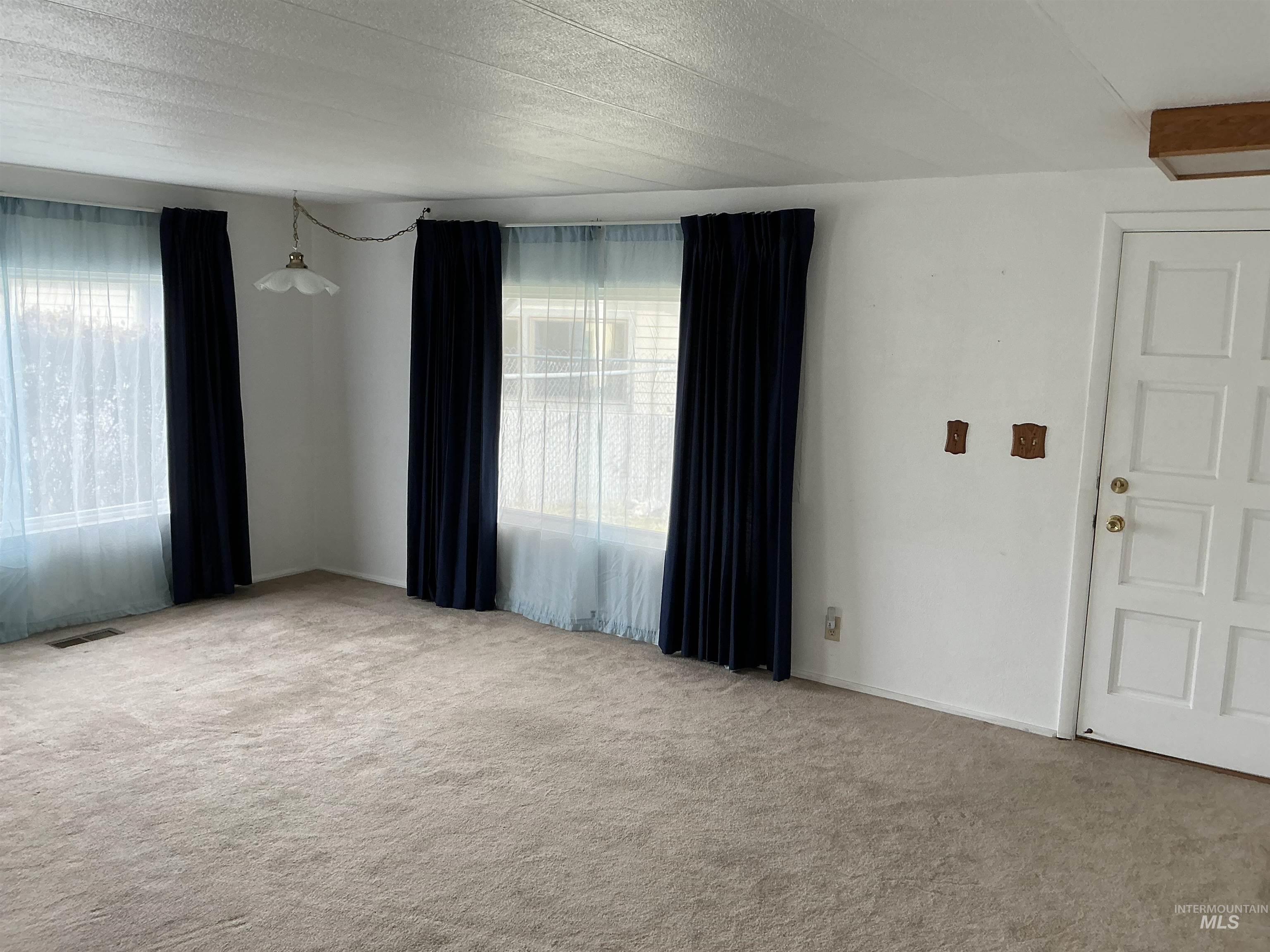 10035 W Mesquite Ln, Boise, Idaho 83704, 2 Bedrooms, 1.5 Bathrooms, Residential For Sale, Price $299,900,MLS 98965740