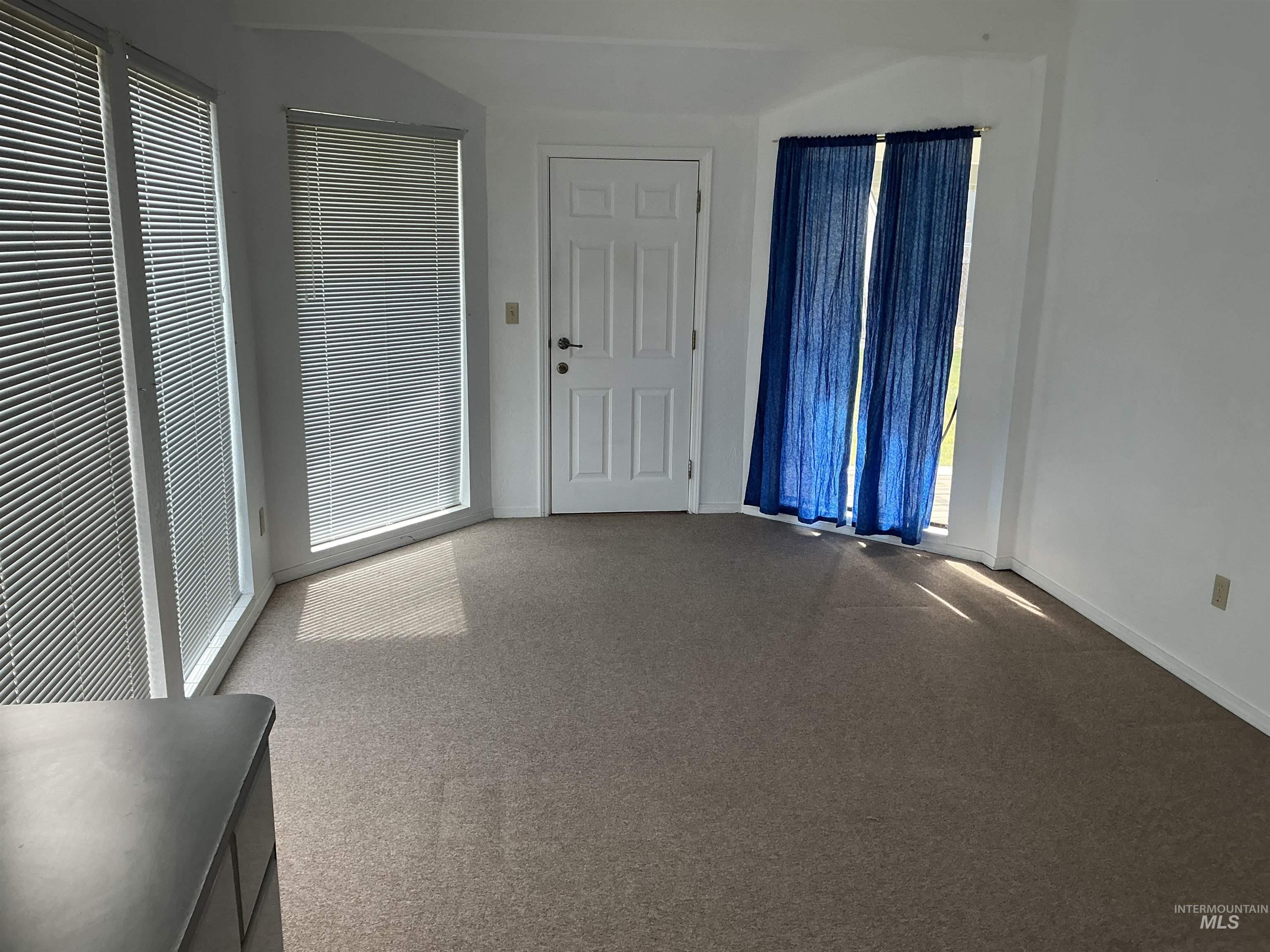 10035 W Mesquite Ln, Boise, Idaho 83704, 2 Bedrooms, 1.5 Bathrooms, Residential For Sale, Price $299,900,MLS 98965740