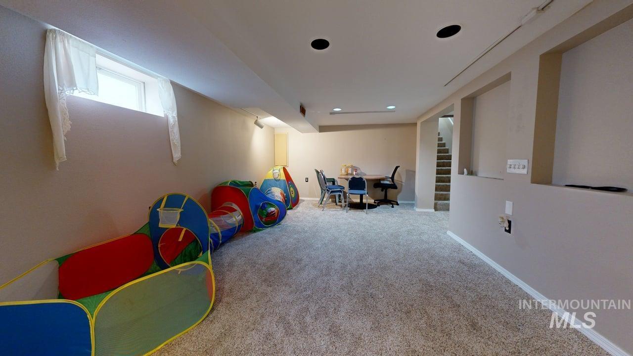 1210 10th St, Lewiston, Idaho 83501, 4 Bedrooms, 2 Bathrooms, Residential For Sale, Price $355,000,MLS 98965757