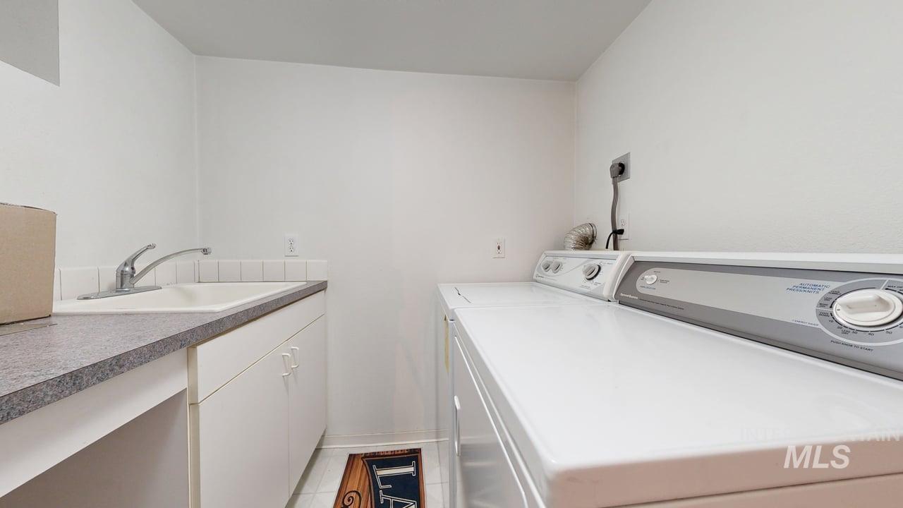 1210 10th St, Lewiston, Idaho 83501, 4 Bedrooms, 2 Bathrooms, Residential For Sale, Price $355,000,MLS 98965757