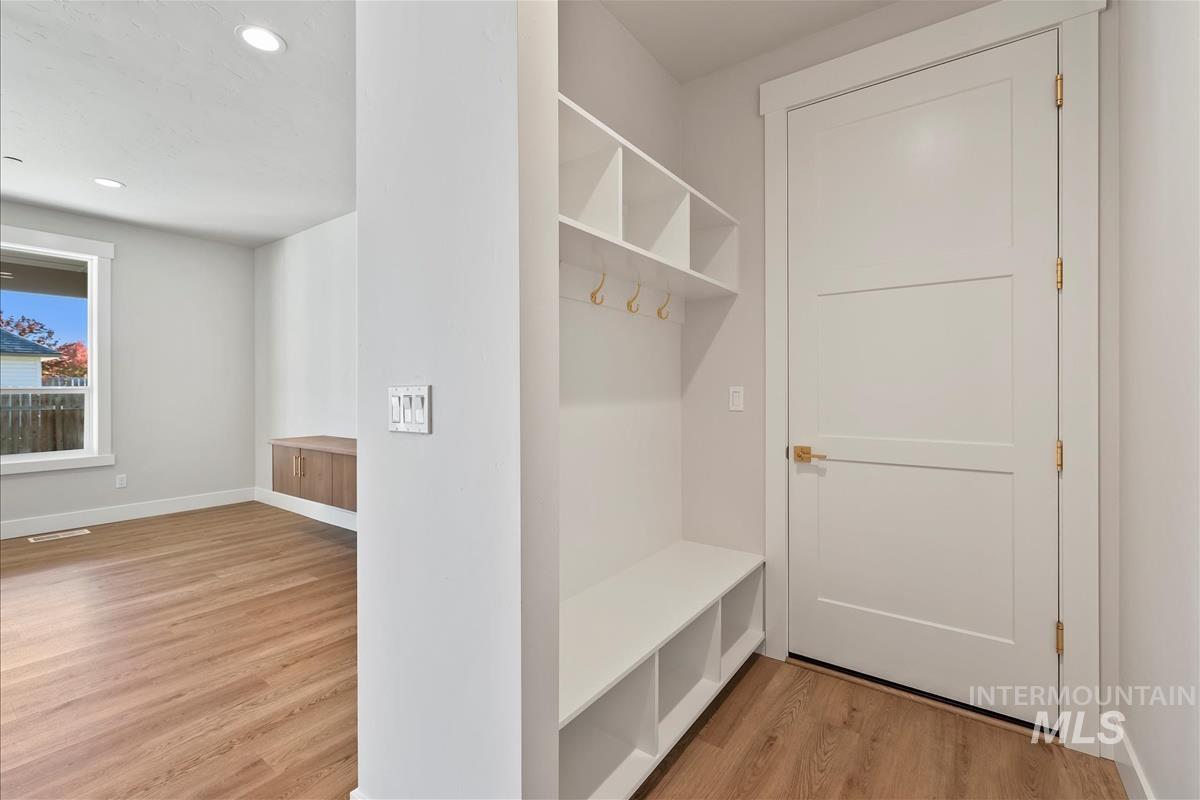 527 Hidden Mill Ct, Middleton, Idaho 83644, 4 Bedrooms, 3 Bathrooms, Residential For Sale, Price $624,900,MLS 98965761