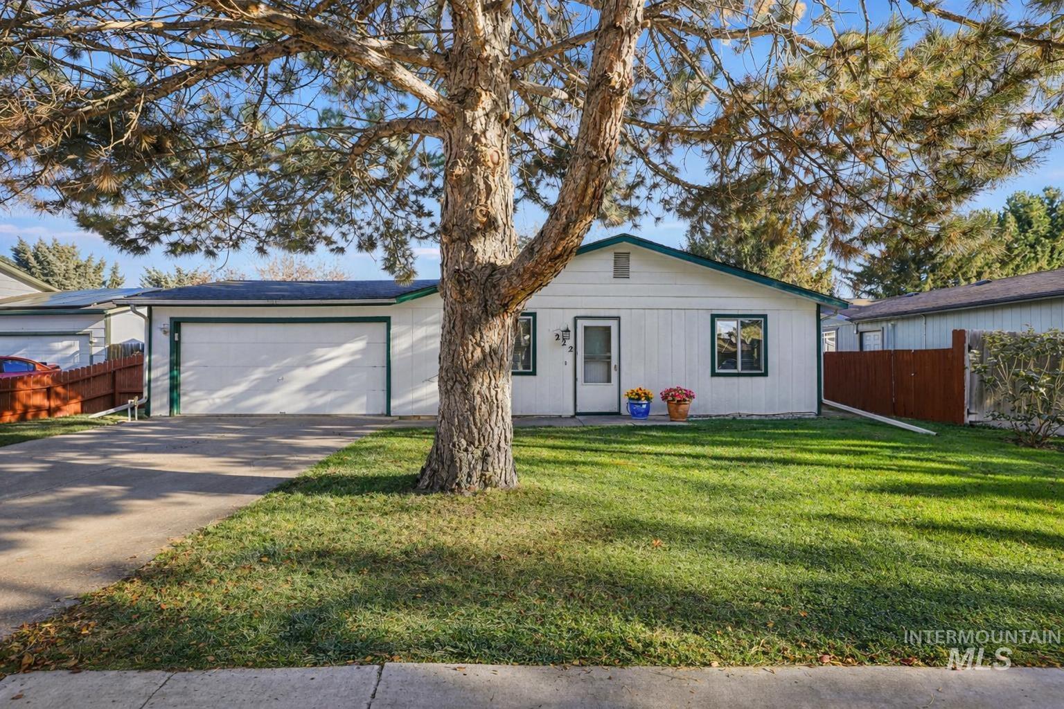 222 Avenida Del Rio, Twin Falls, Idaho 83301, 3 Bedrooms, 2 Bathrooms, Residential For Sale, Price $329,000, 98965771