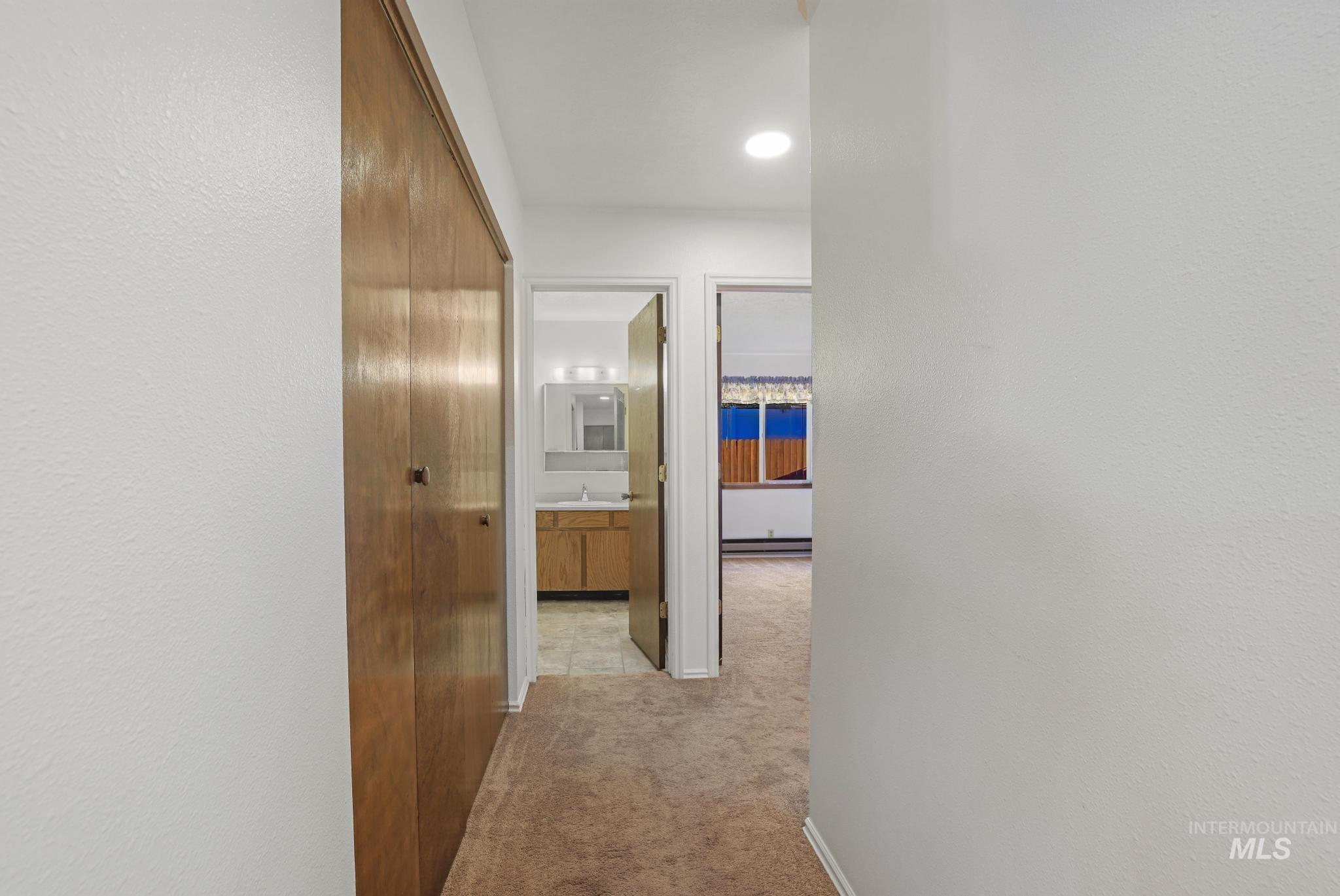 222 Avenida Del Rio, Twin Falls, Idaho 83301, 3 Bedrooms, 2 Bathrooms, Residential For Sale, Price $350,000, 98965771