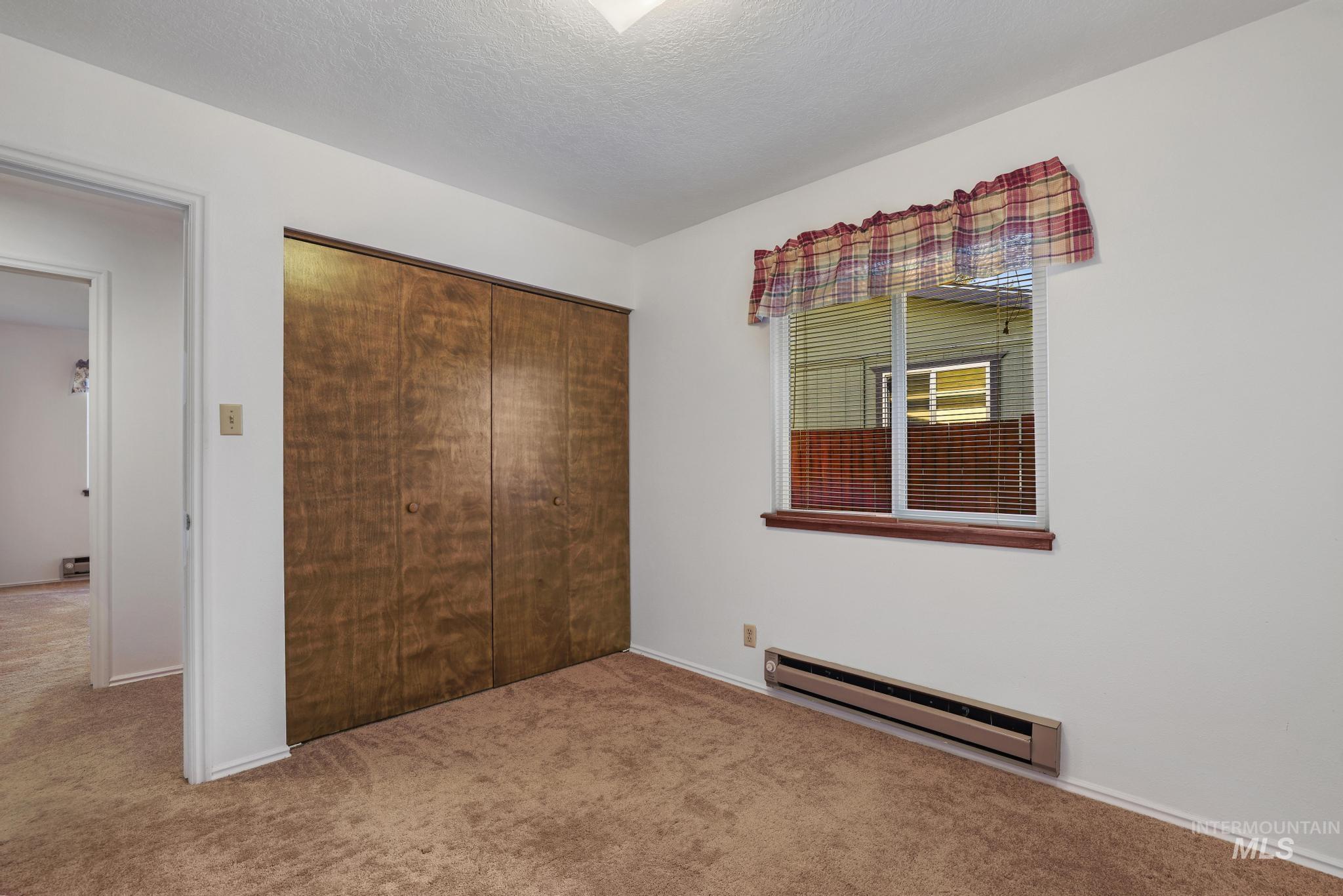 222 Avenida Del Rio, Twin Falls, Idaho 83301, 3 Bedrooms, 2 Bathrooms, Residential For Sale, Price $350,000,MLS 98965771