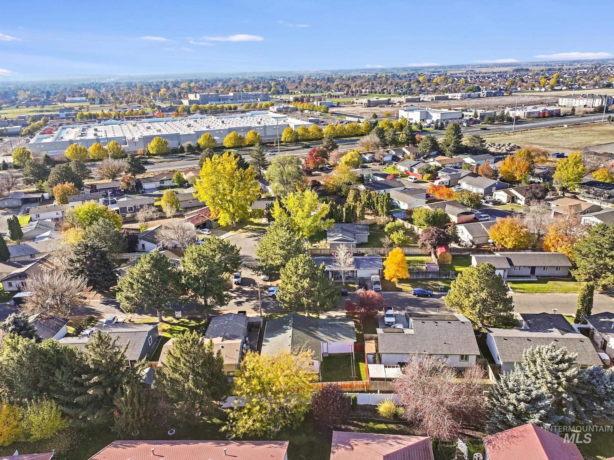 222 Avenida Del Rio, Twin Falls, Idaho 83301, 3 Bedrooms, 2 Bathrooms, Residential For Sale, Price $350,000,MLS 98965771