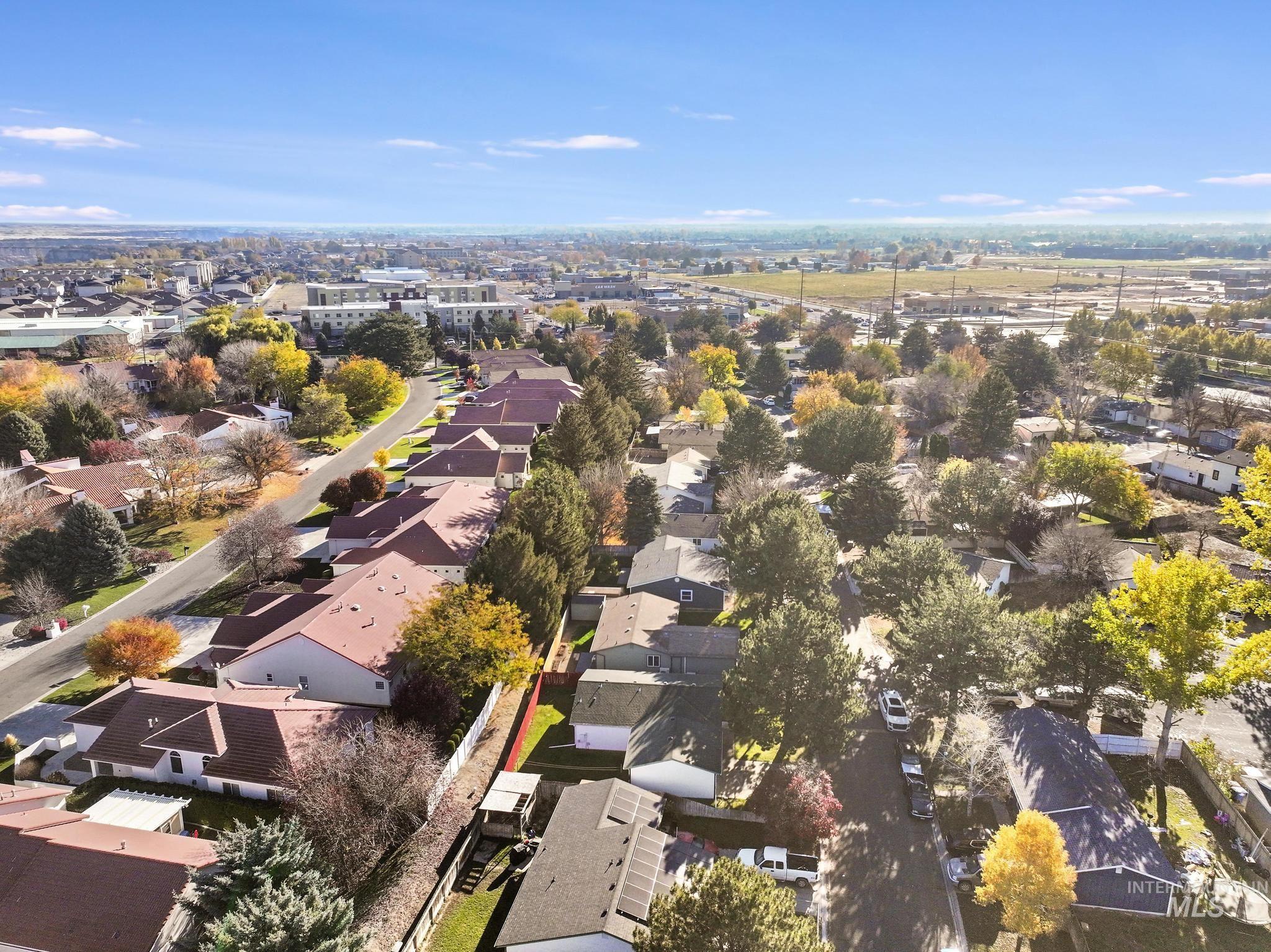 222 Avenida Del Rio, Twin Falls, Idaho 83301, 3 Bedrooms, 2 Bathrooms, Residential For Sale, Price $350,000,MLS 98965771