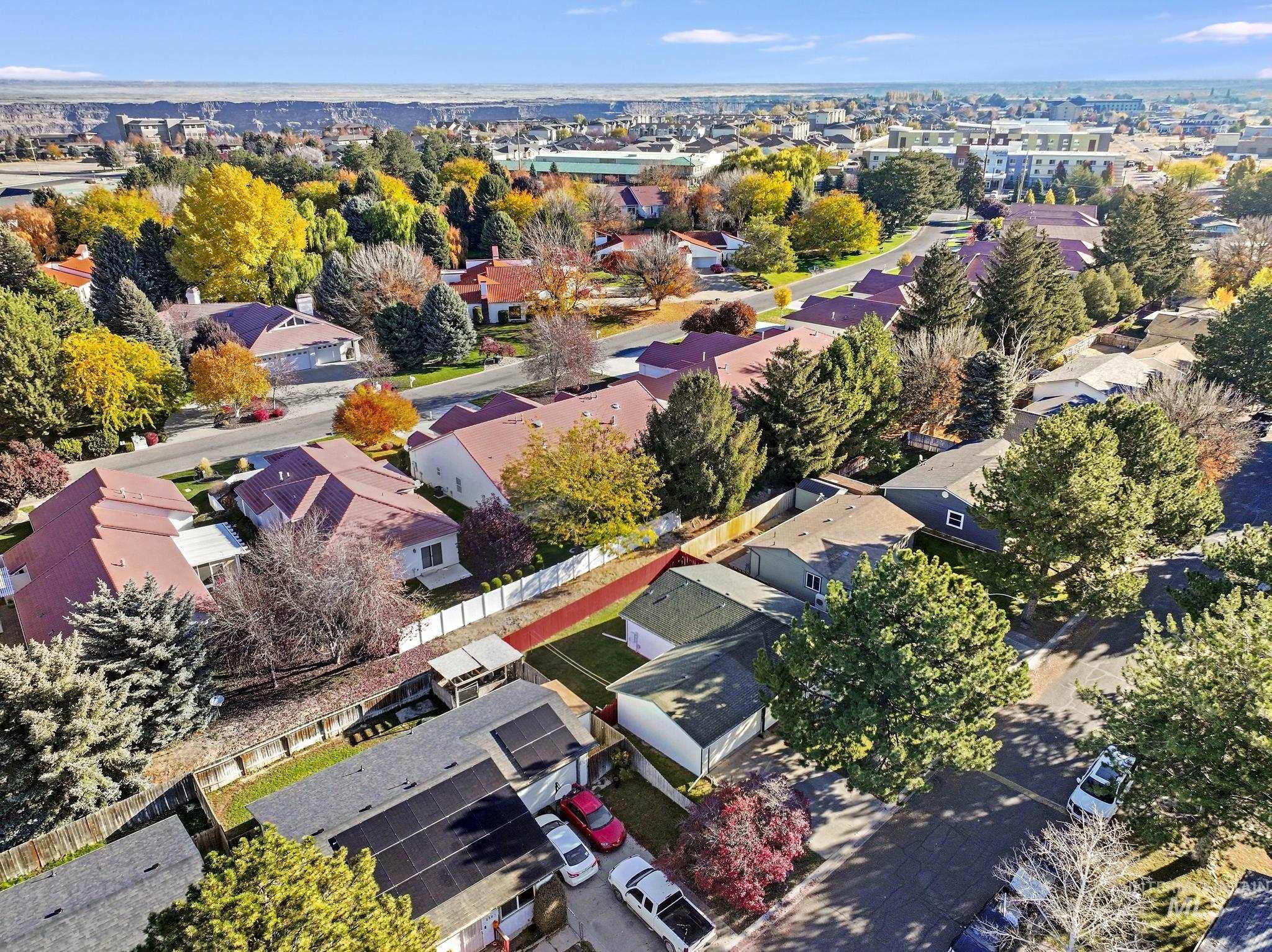 222 Avenida Del Rio, Twin Falls, Idaho 83301, 3 Bedrooms, 2 Bathrooms, Residential For Sale, Price $350,000,MLS 98965771