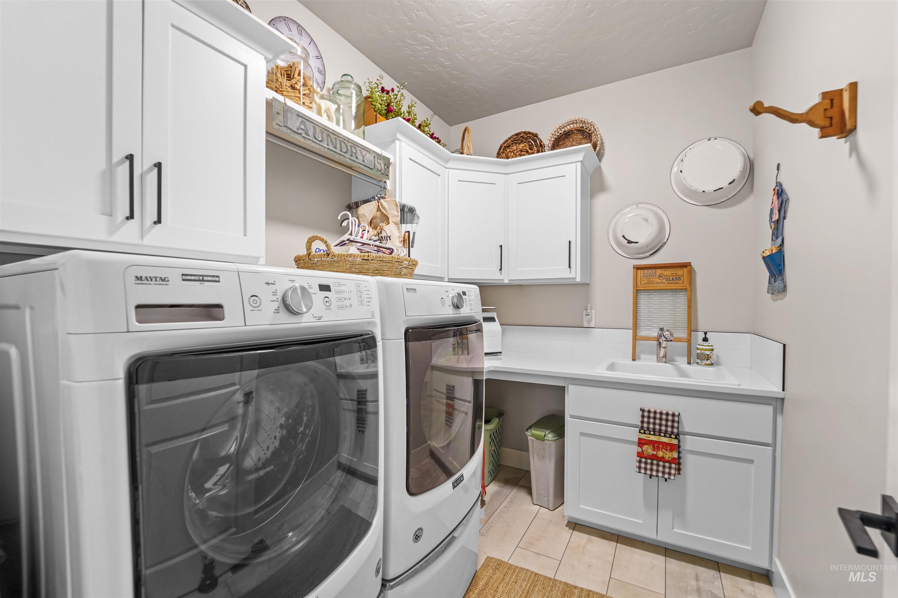 2118 Sunset Ave, Caldwell, Idaho 83605, 3 Bedrooms, 2.5 Bathrooms, Residential For Sale, Price $529,000,MLS 98965773