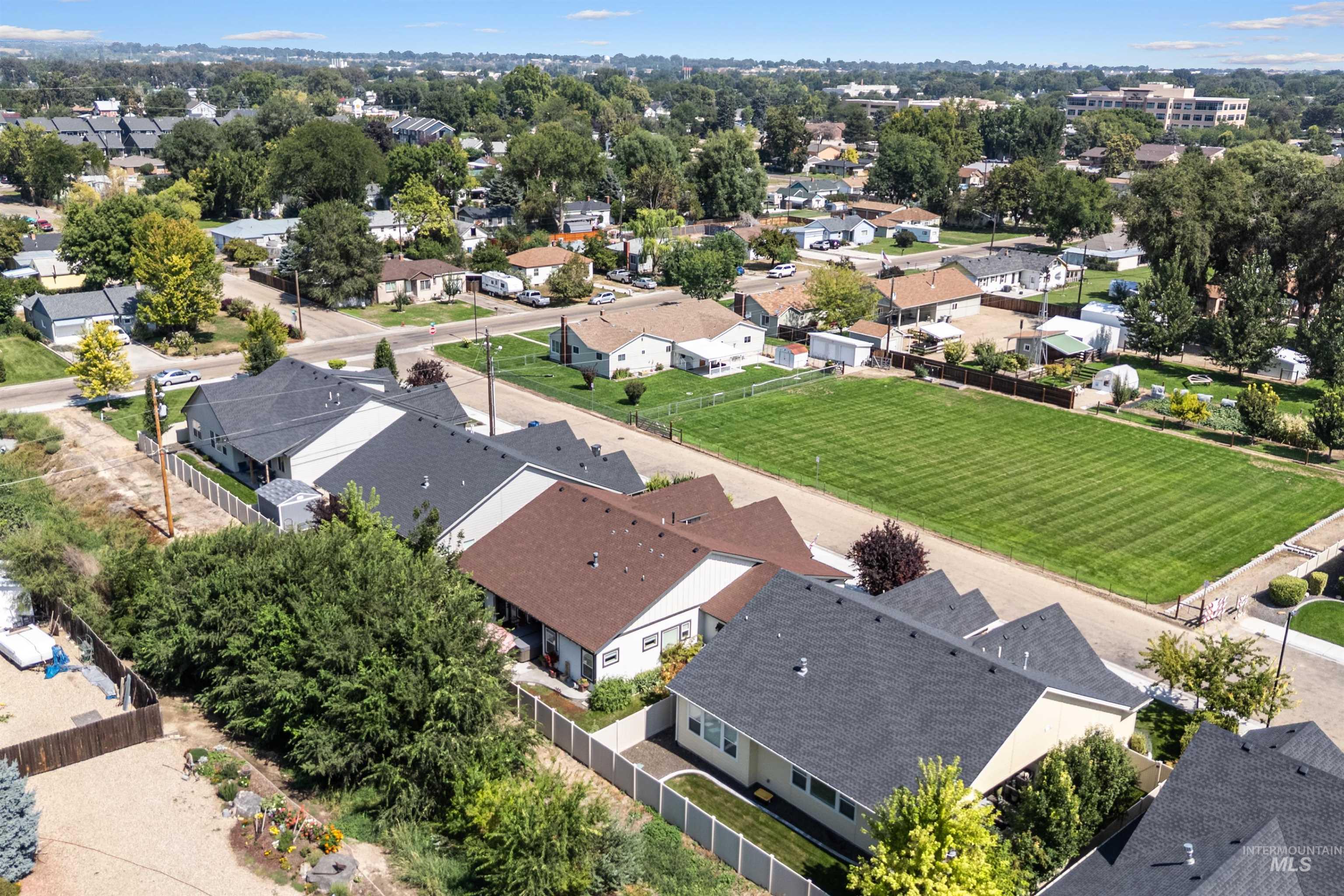 2118 Sunset Ave, Caldwell, Idaho 83605, 3 Bedrooms, 2.5 Bathrooms, Residential For Sale, Price $529,000,MLS 98965773