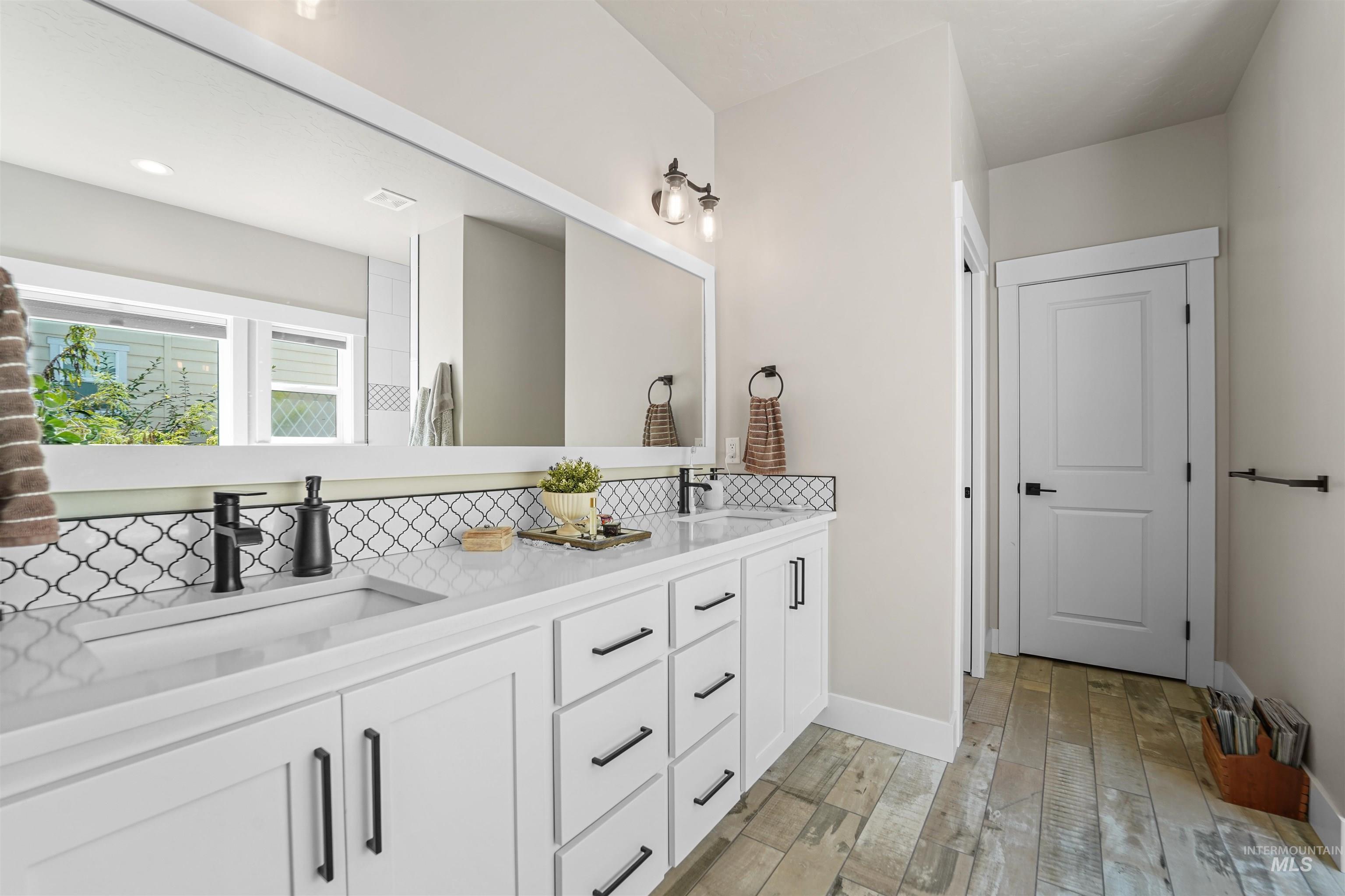 2118 Sunset Ave, Caldwell, Idaho 83605, 3 Bedrooms, 2.5 Bathrooms, Residential For Sale, Price $529,000,MLS 98965773