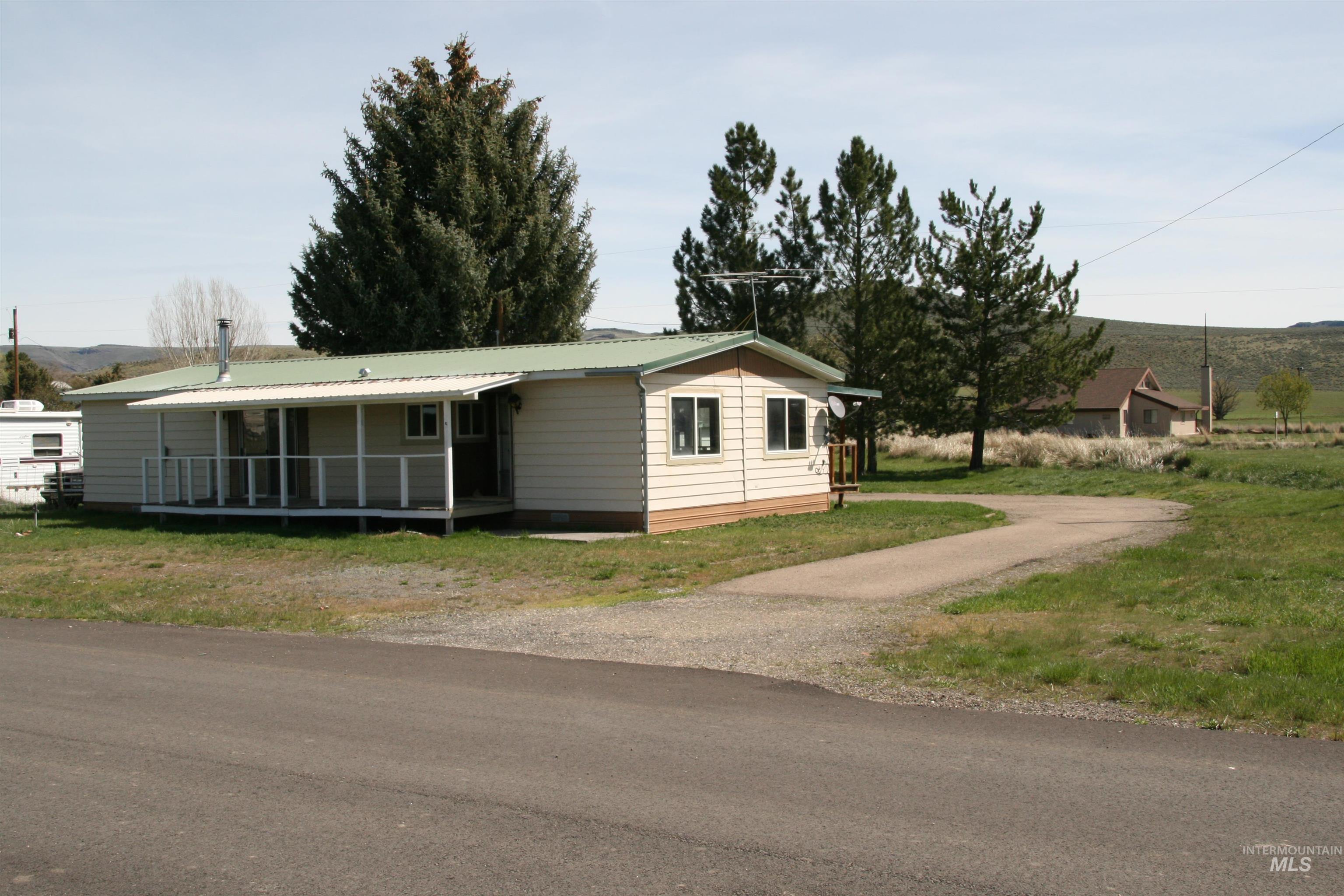 500 Somerville Street, Jordan Valley, Oregon 97910, 2 Bedrooms, 2 Bathrooms, Residential For Sale, Price $173,000, 98965791