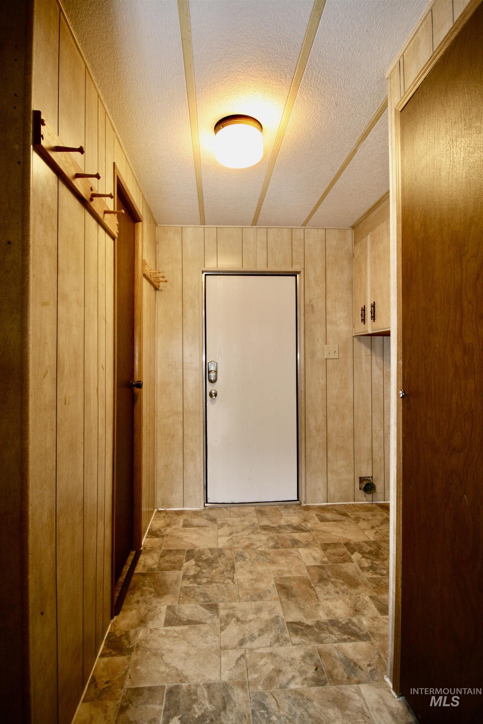 500 Somerville Street, Jordan Valley, Oregon 97910, 2 Bedrooms, 2 Bathrooms, Residential For Sale, Price $173,000, 98965791