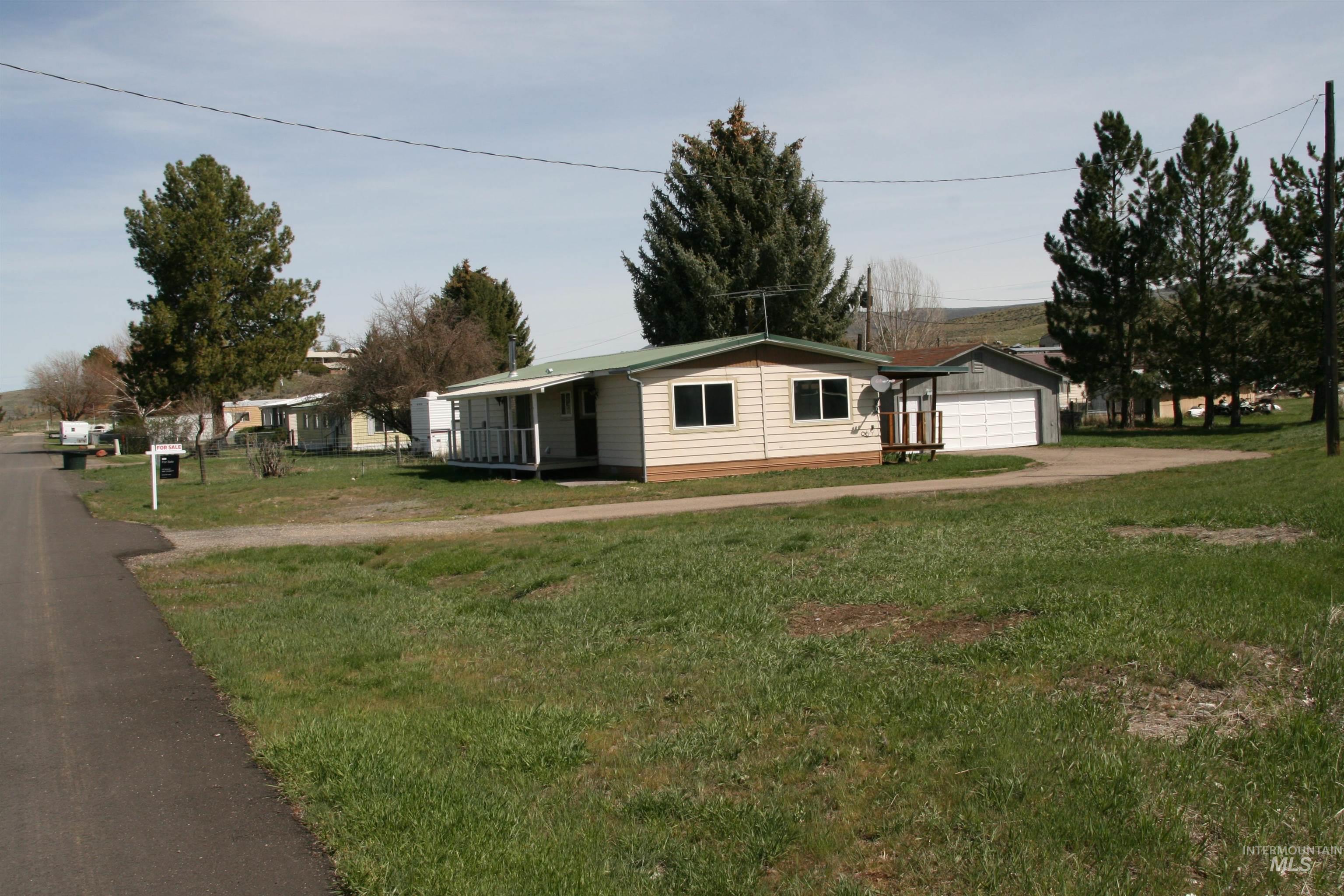 500 Somerville Street, Jordan Valley, Oregon 97910, 2 Bedrooms, 2 Bathrooms, Residential For Sale, Price $173,000, 98965791