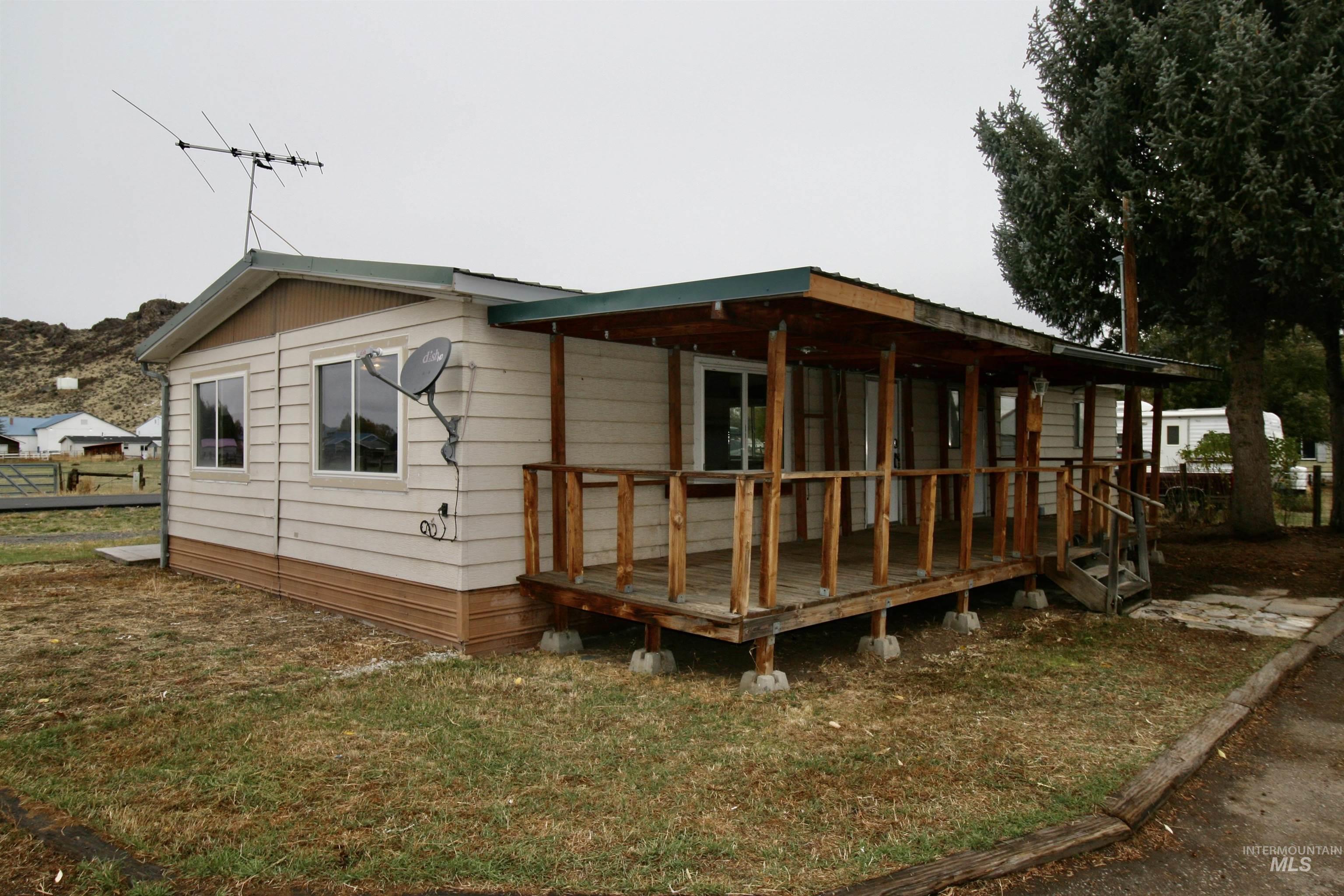500 Somerville Street, Jordan Valley, Oregon 97910, 2 Bedrooms, 2 Bathrooms, Residential For Sale, Price $173,000,MLS 98965791
