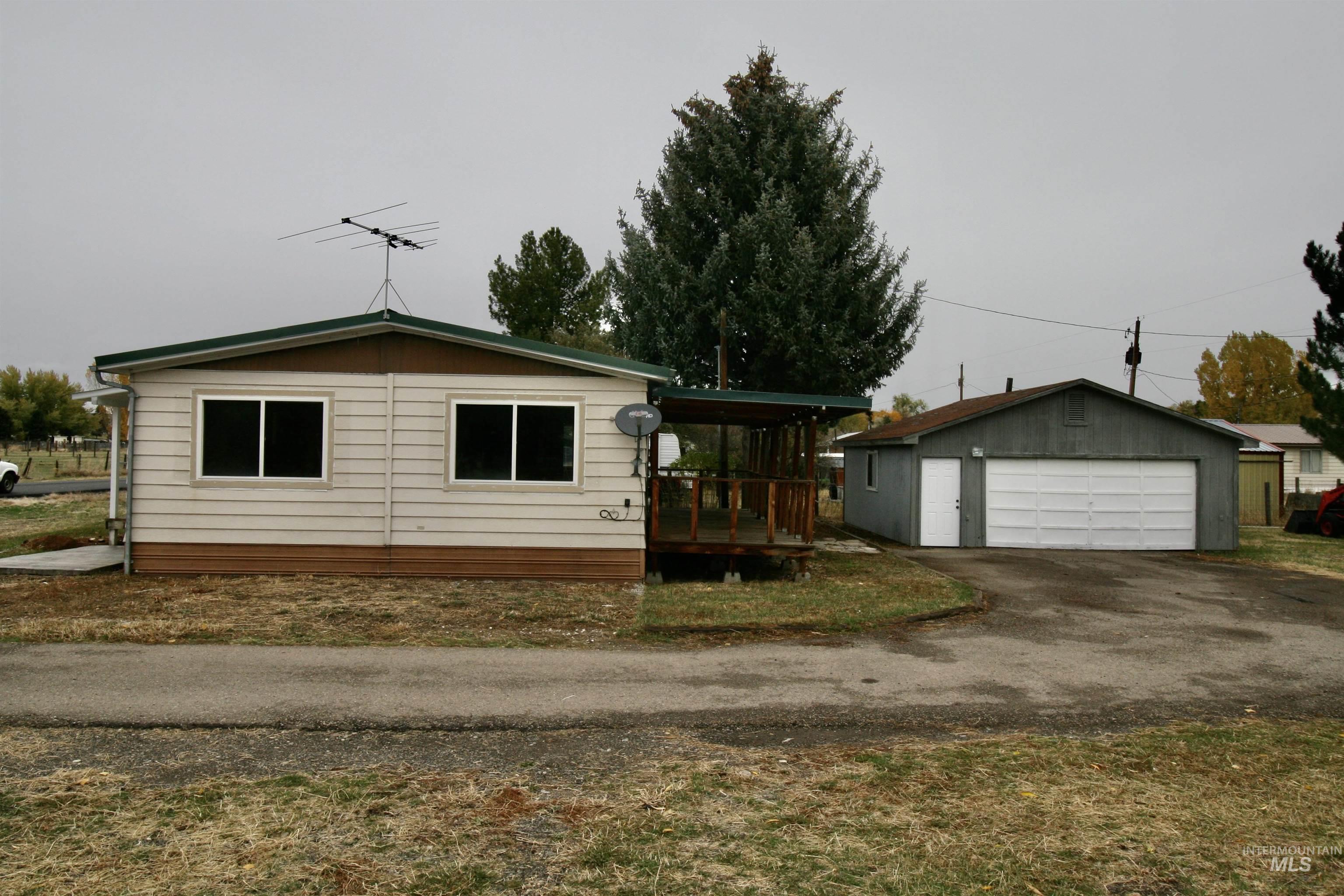 500 Somerville Street, Jordan Valley, Oregon 97910, 2 Bedrooms, 2 Bathrooms, Residential For Sale, Price $173,000,MLS 98965791
